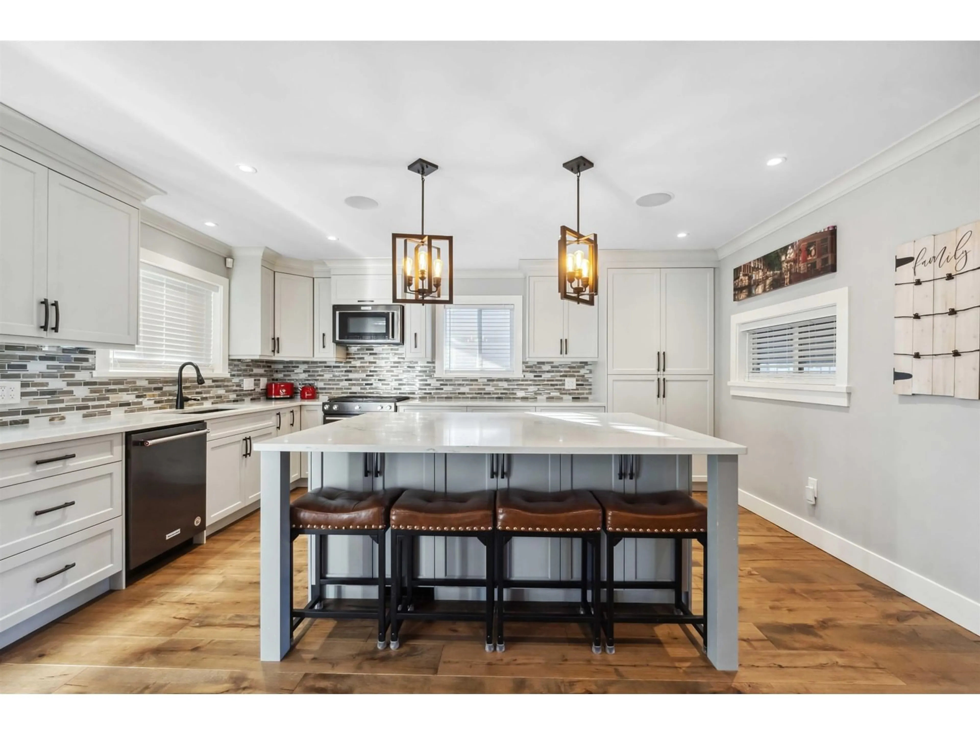 Open concept kitchen, unknown for 4762 207A STREET, Langley British Columbia V3A6N9