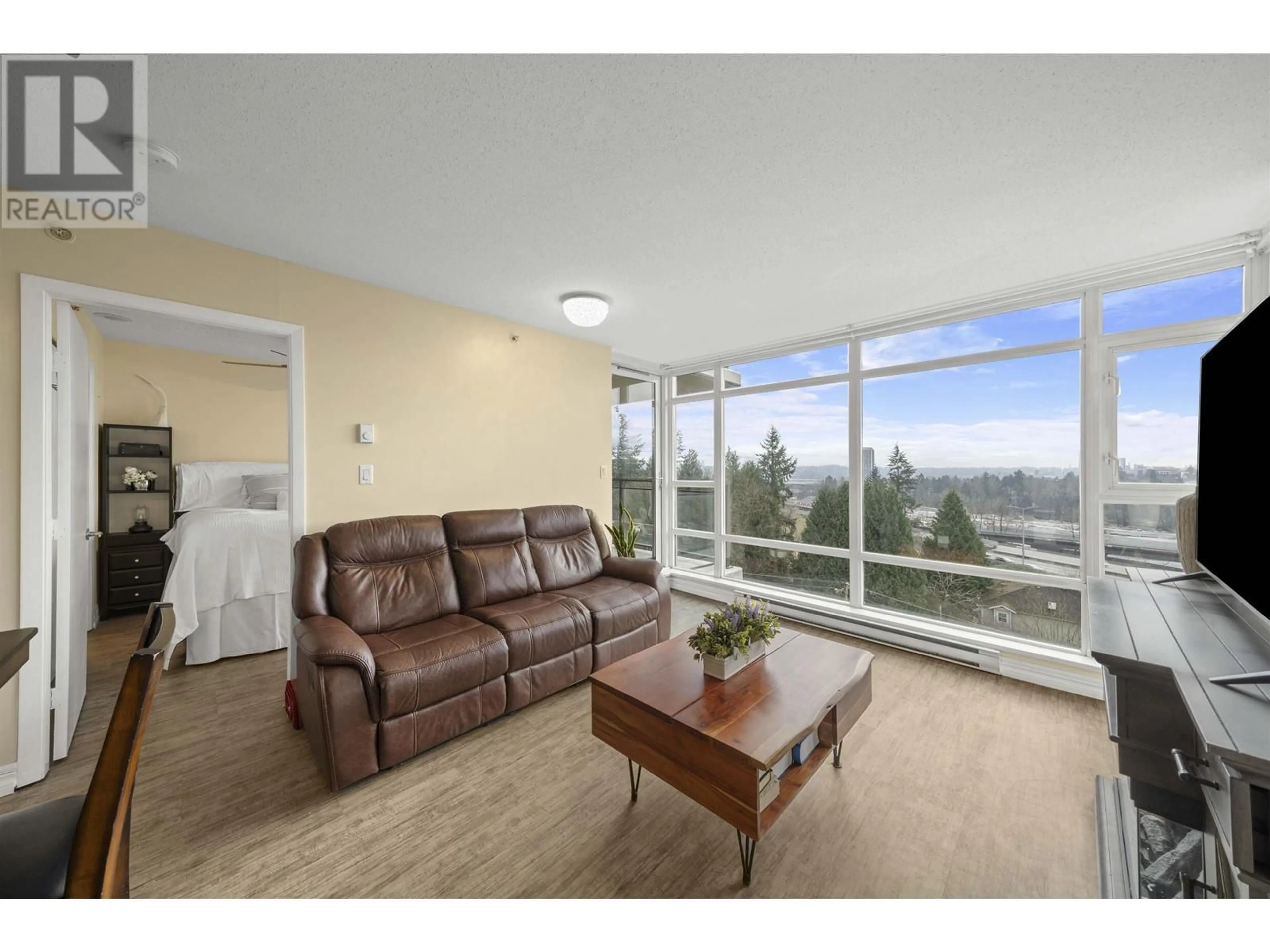 Living room with furniture, unknown for 802 555 DELESTRE AVENUE, Coquitlam British Columbia V3K0A9