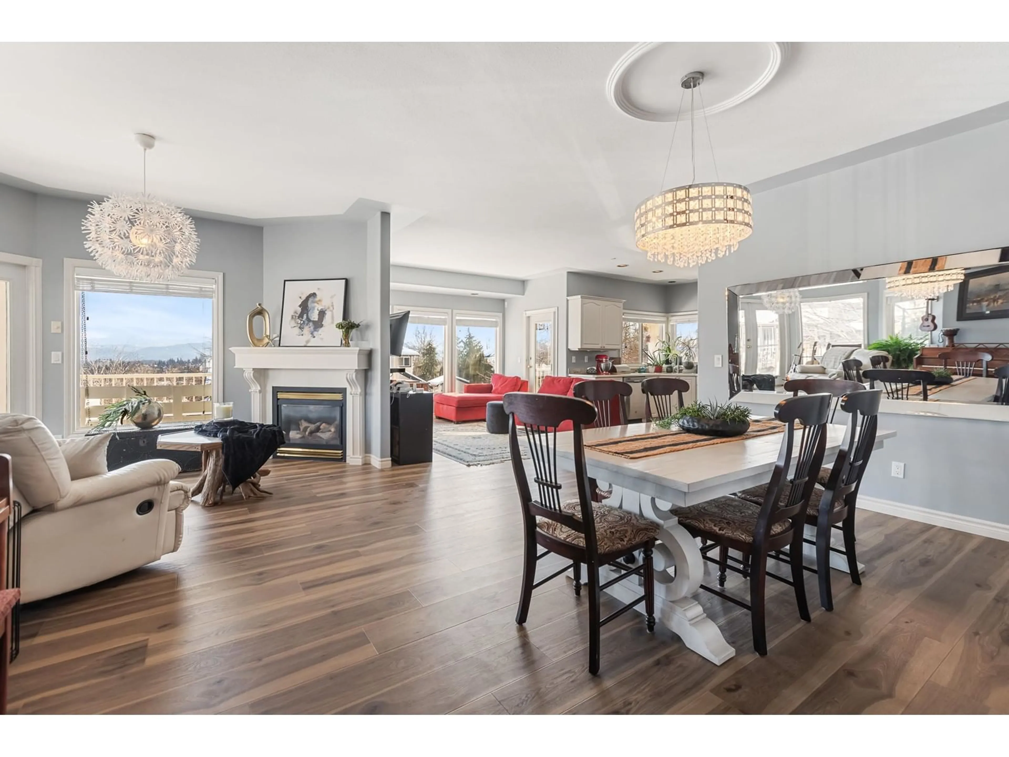 Dining room, wood/laminate floor for 3449 PROMONTORY COURT, Abbotsford British Columbia V2T6S8