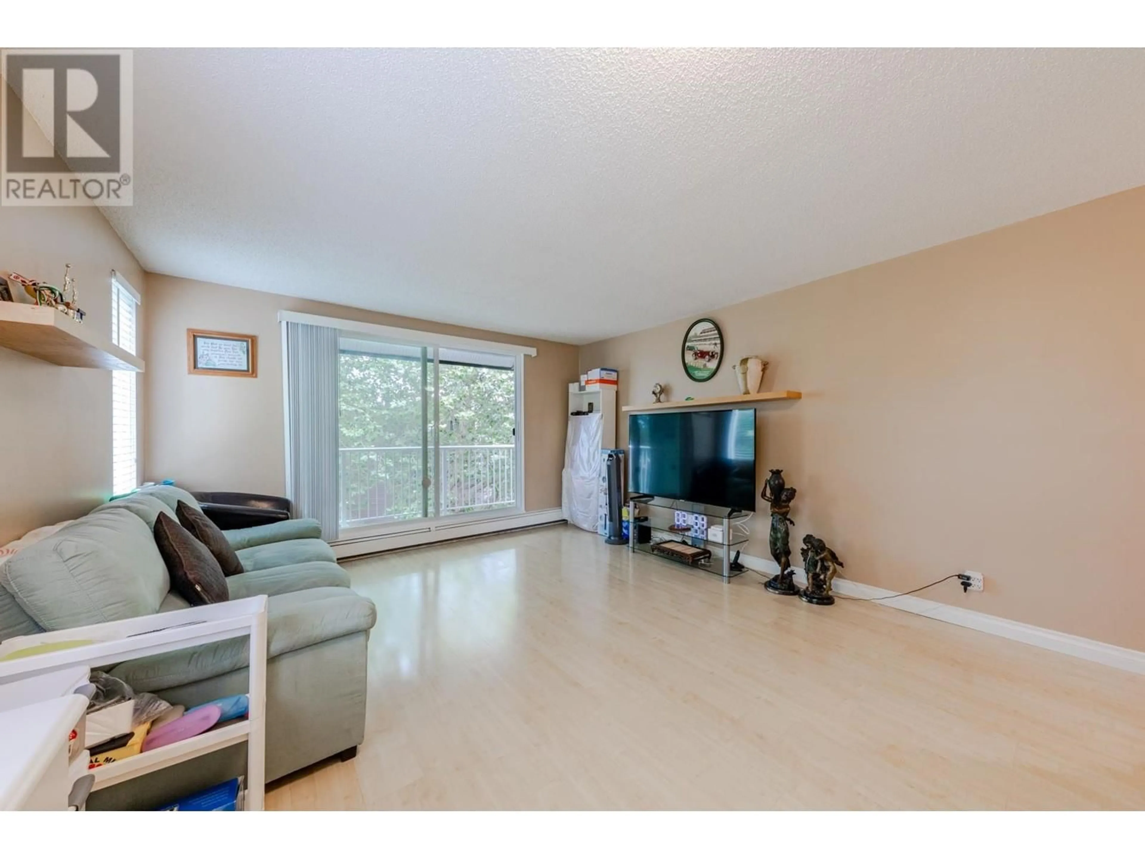 Living room with furniture, unknown for 302 - 8870 CITATION DRIVE, Richmond British Columbia V6Y3A3