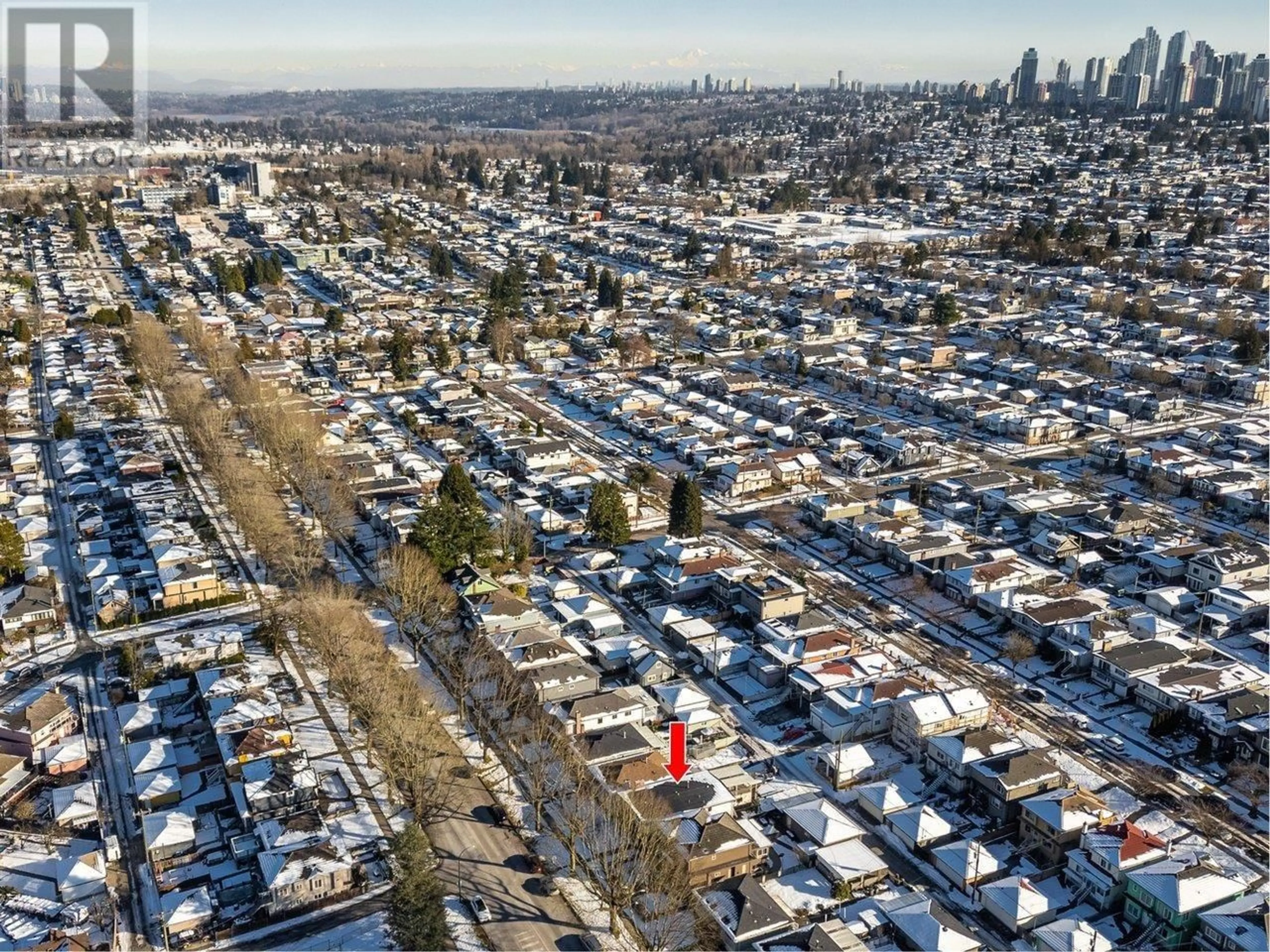 A pic from outside/outdoor area/front of a property/back of a property/a pic from drone, street for 3430 E 22ND AVENUE, Vancouver British Columbia V5M2Z4