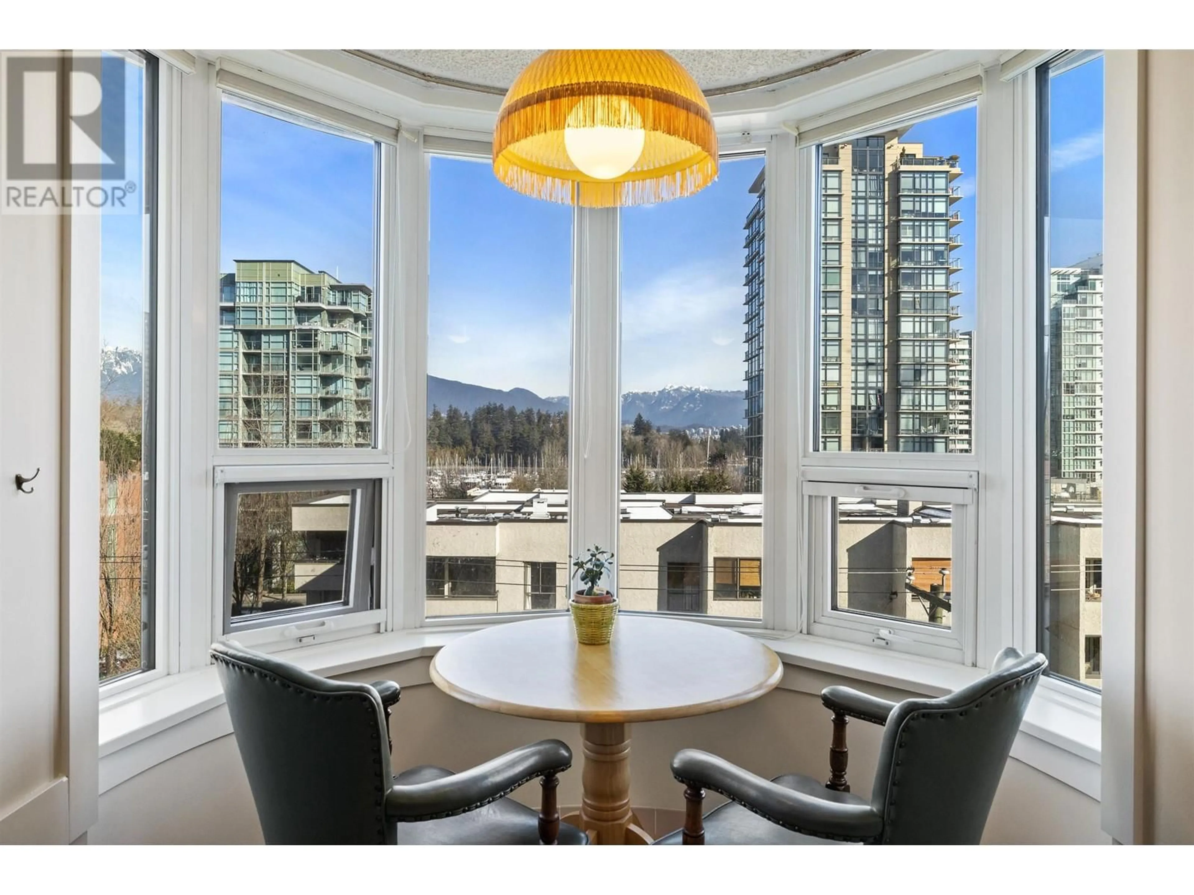 Dining room, wood/laminate floor for 502 1845 ROBSON STREET, Vancouver British Columbia V6G1E4