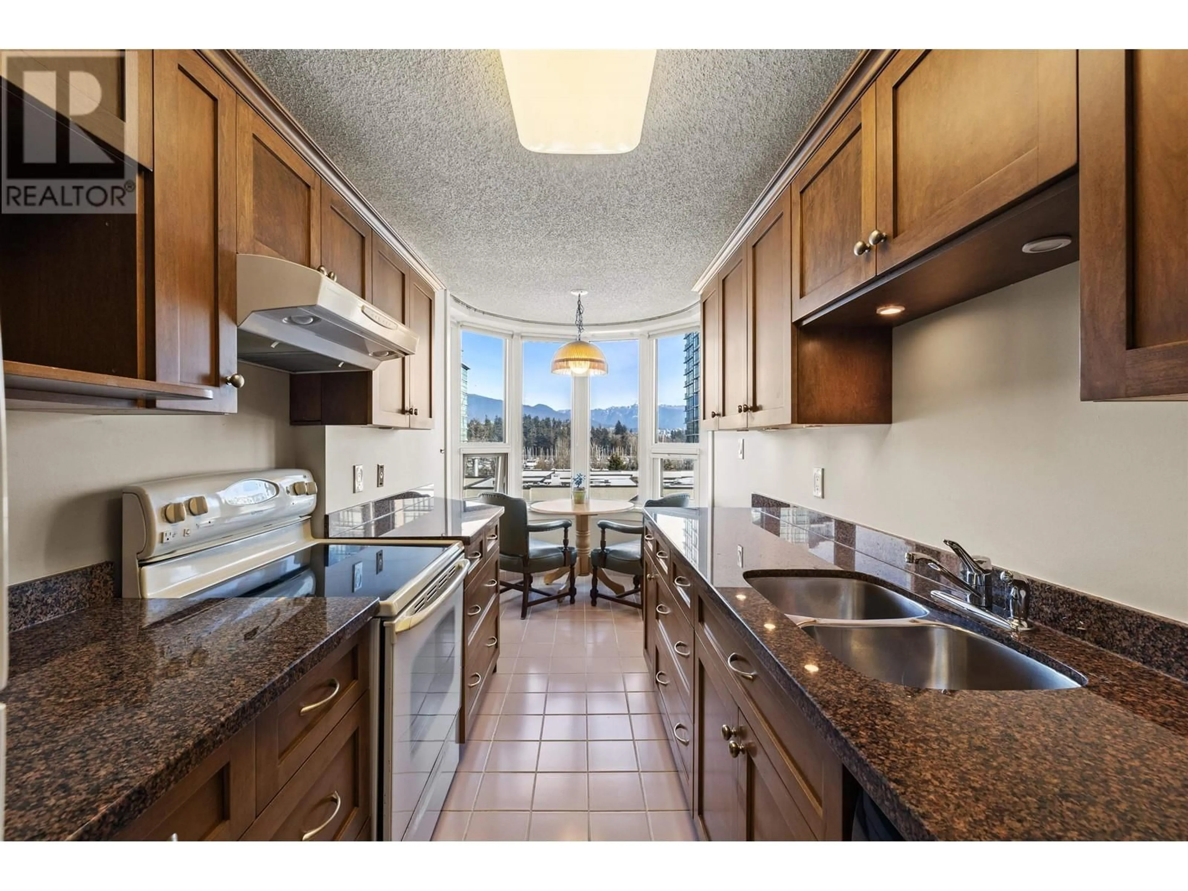 Standard kitchen, ceramic/tile floor for 502 1845 ROBSON STREET, Vancouver British Columbia V6G1E4