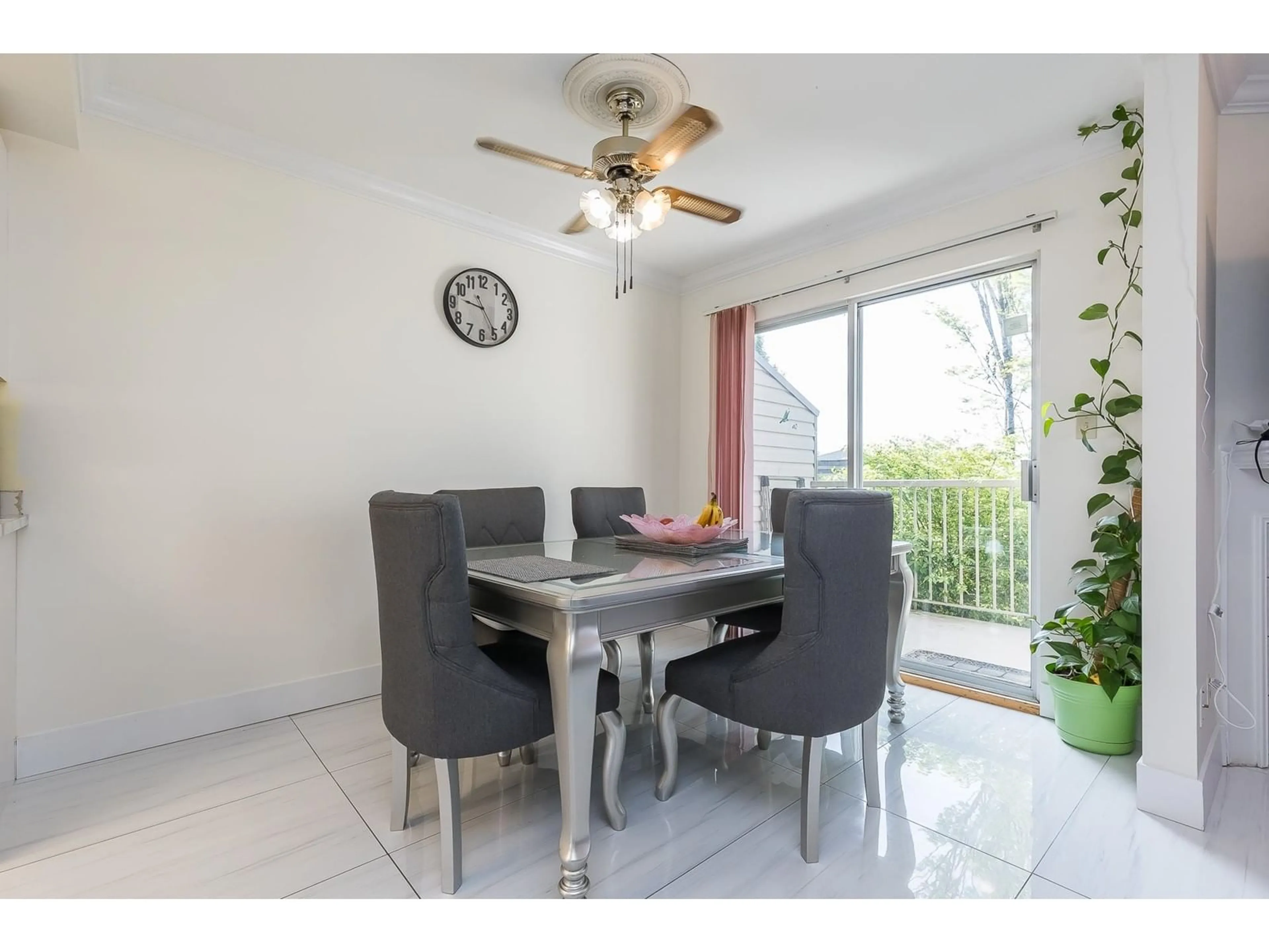 Dining room, unknown for 2 - 3070 TOWNLINE, Abbotsford British Columbia V2T5M2