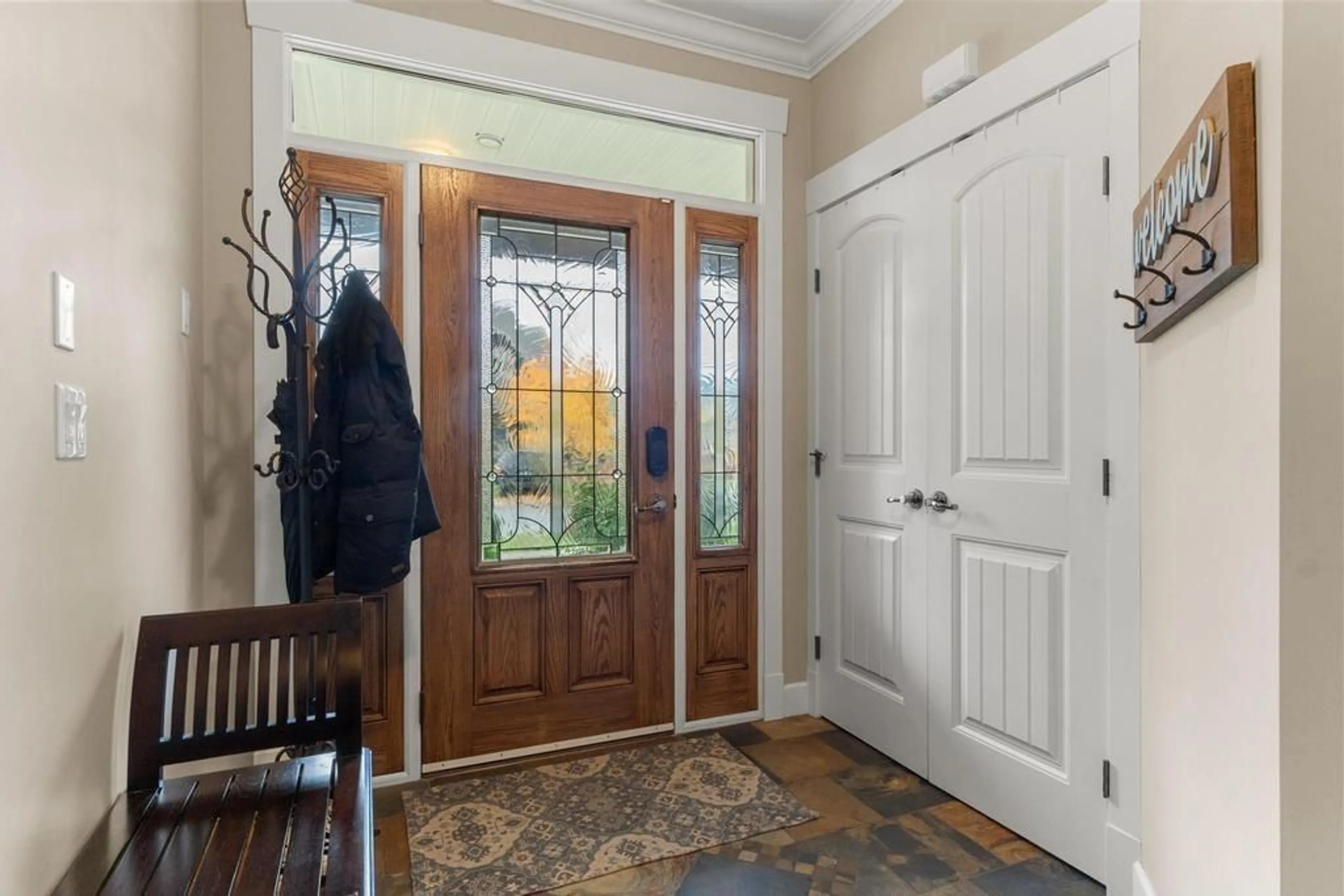 Indoor entryway for 32486 EGGLESTONE AVENUE, Mission British Columbia V4S0B1