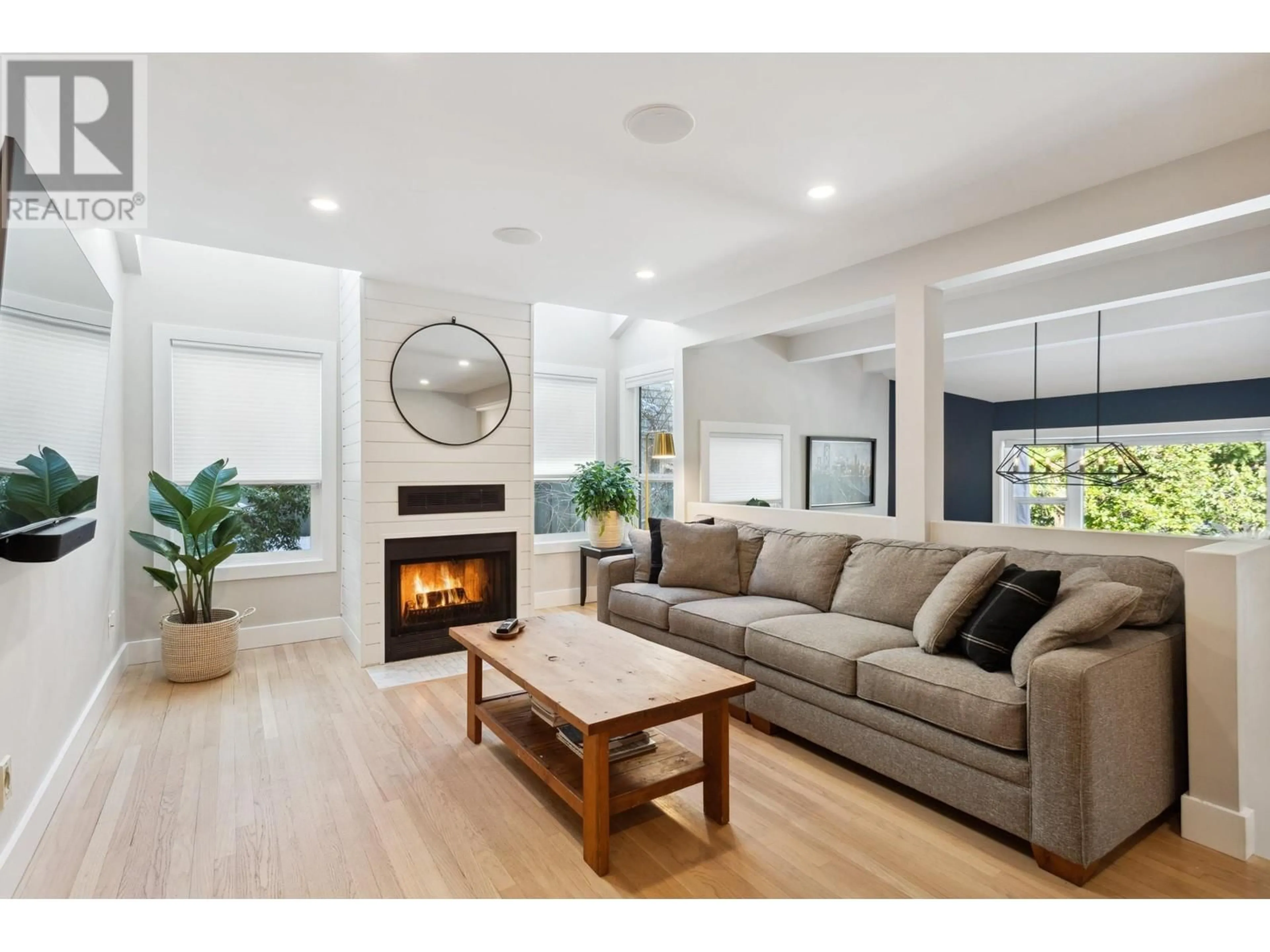 Living room with furniture, wood/laminate floor for 1723 RUFUS DRIVE, North Vancouver British Columbia V7J3L8