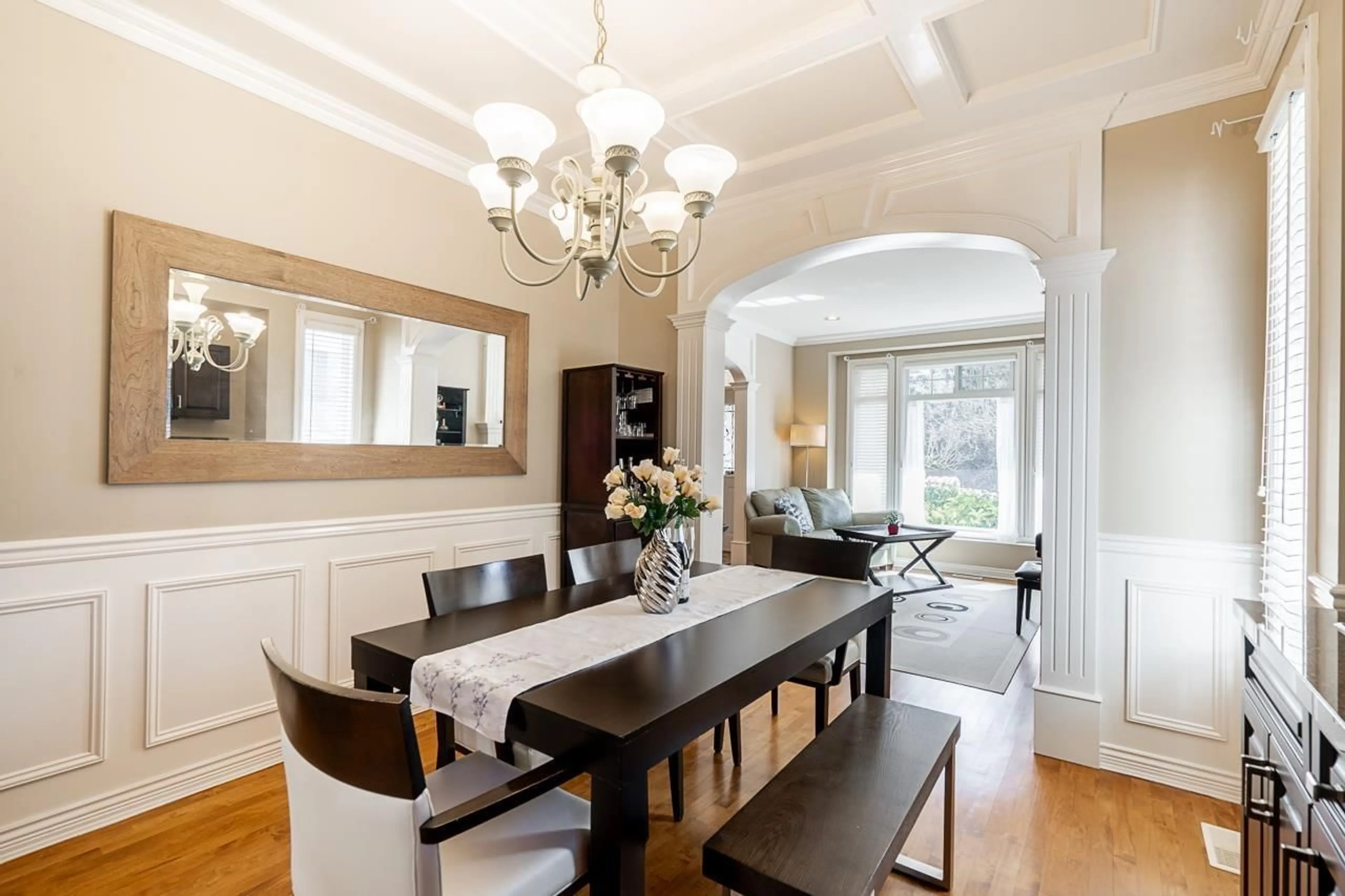 Dining room, wood/laminate floor for 14925 23 AVENUE, Surrey British Columbia V4A9X2