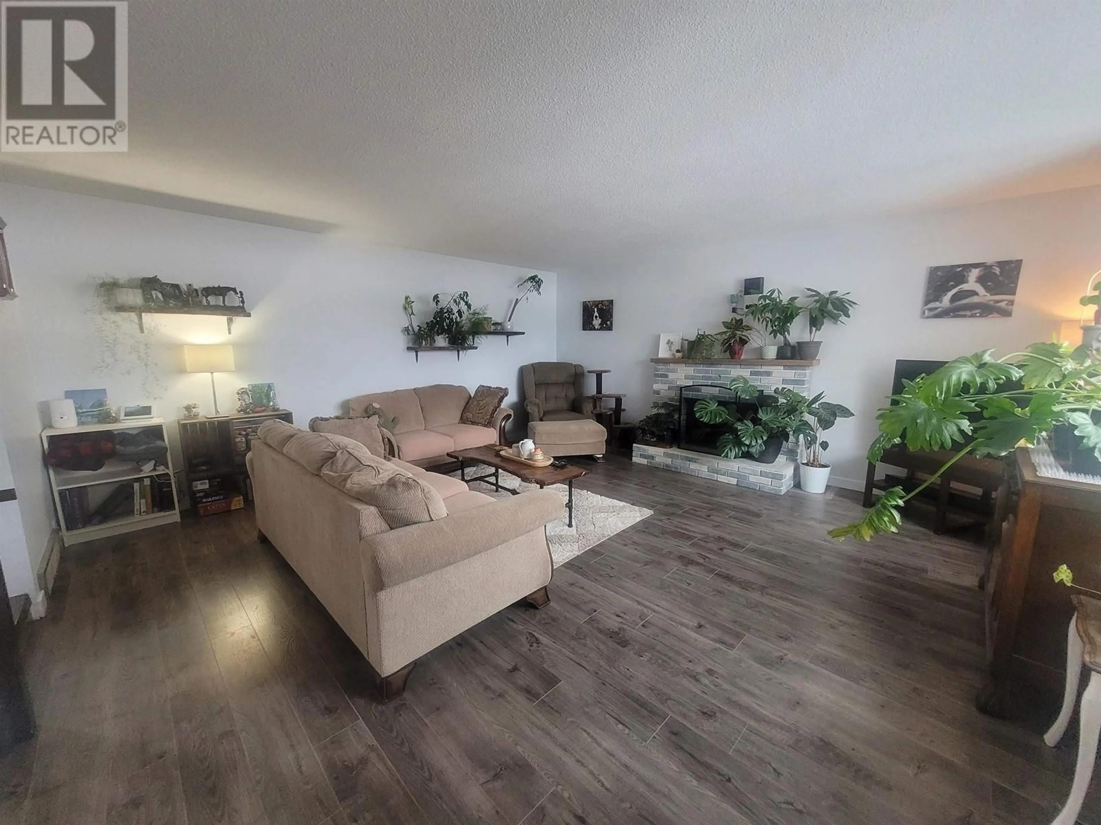 Living room with furniture, unknown for 2803 WESTWOOD DRIVE, Prince George British Columbia V2N1R6