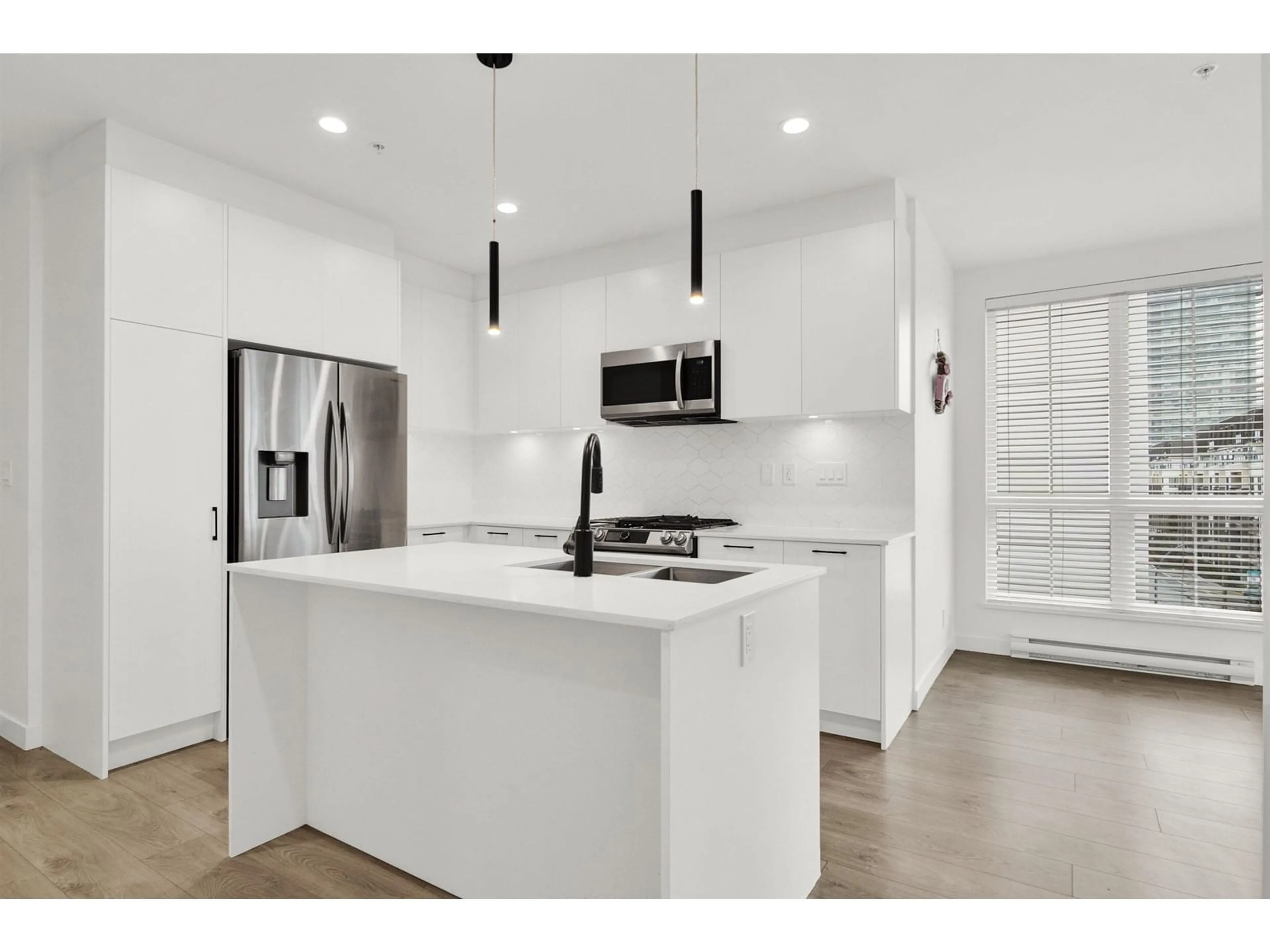 Open concept kitchen, unknown for F407 8353 200A STREET, Langley British Columbia V2Y5K7