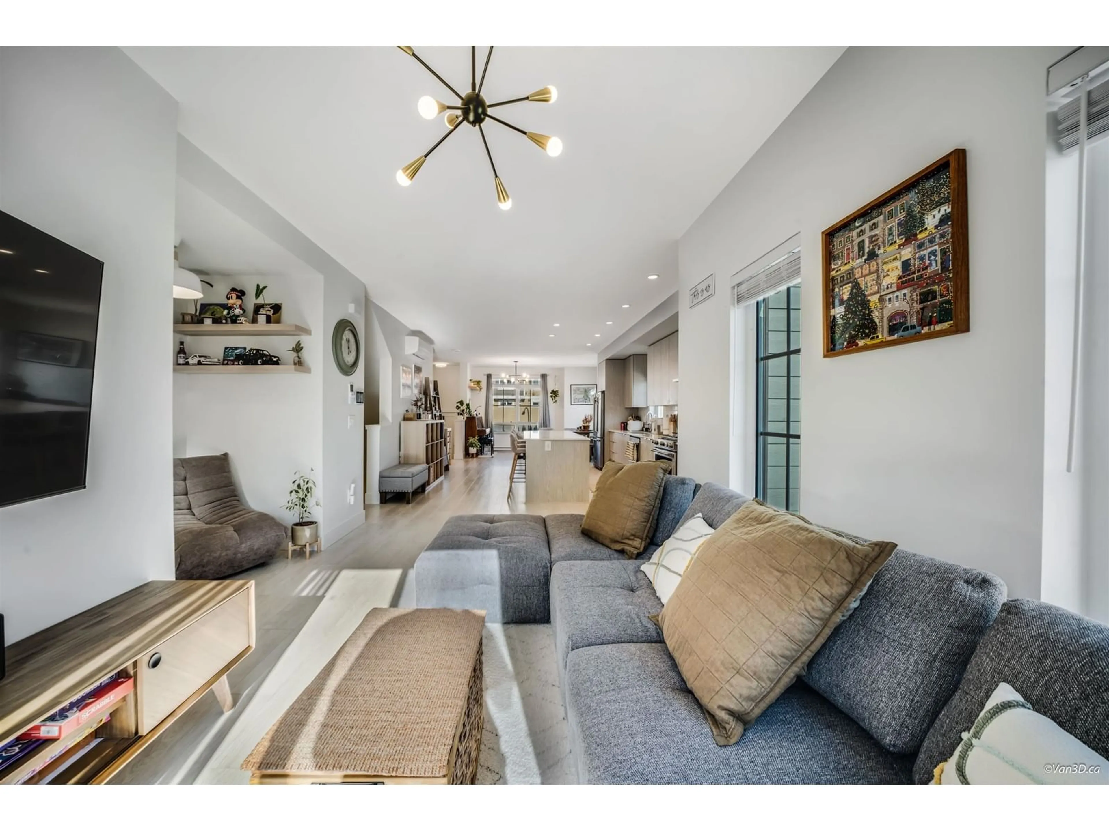 Living room with furniture, unknown for 82 2075 OAK MEADOWS DRIVE, Surrey British Columbia V3Z1J6