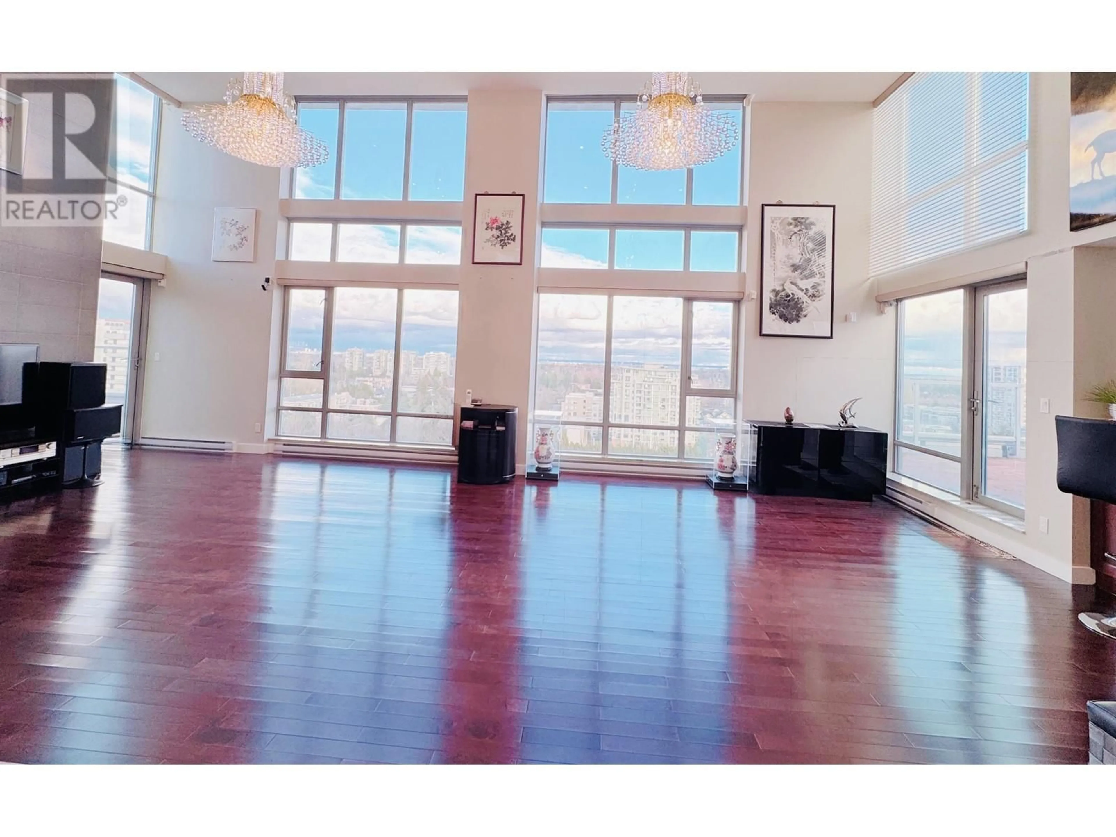 Indoor foyer for 1703/05 - 6733 BUSWELL STREET, Richmond British Columbia V6Y0E3