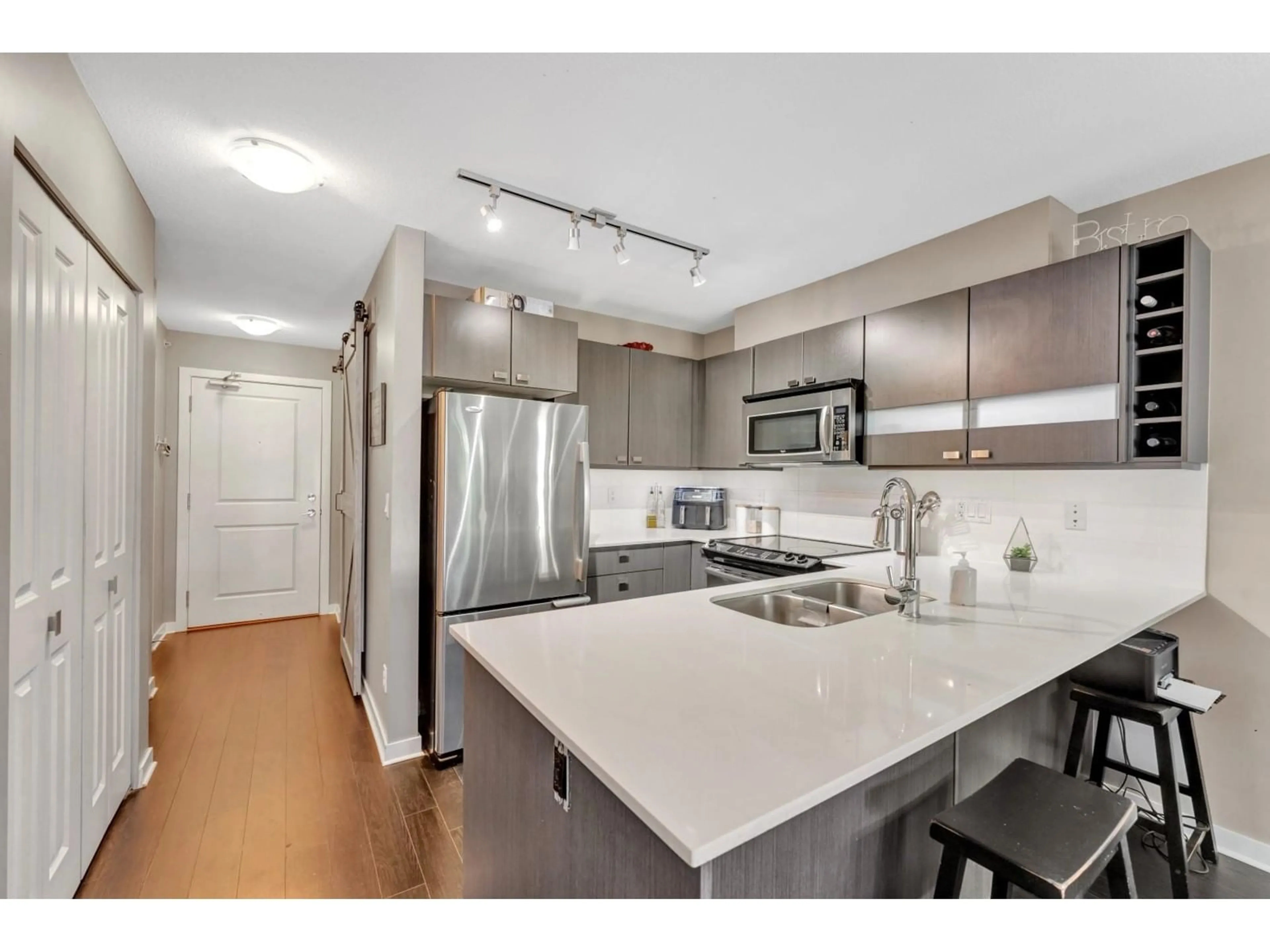 Open concept kitchen, unknown for 415 21009 56 AVENUE, Langley British Columbia V3A0C9