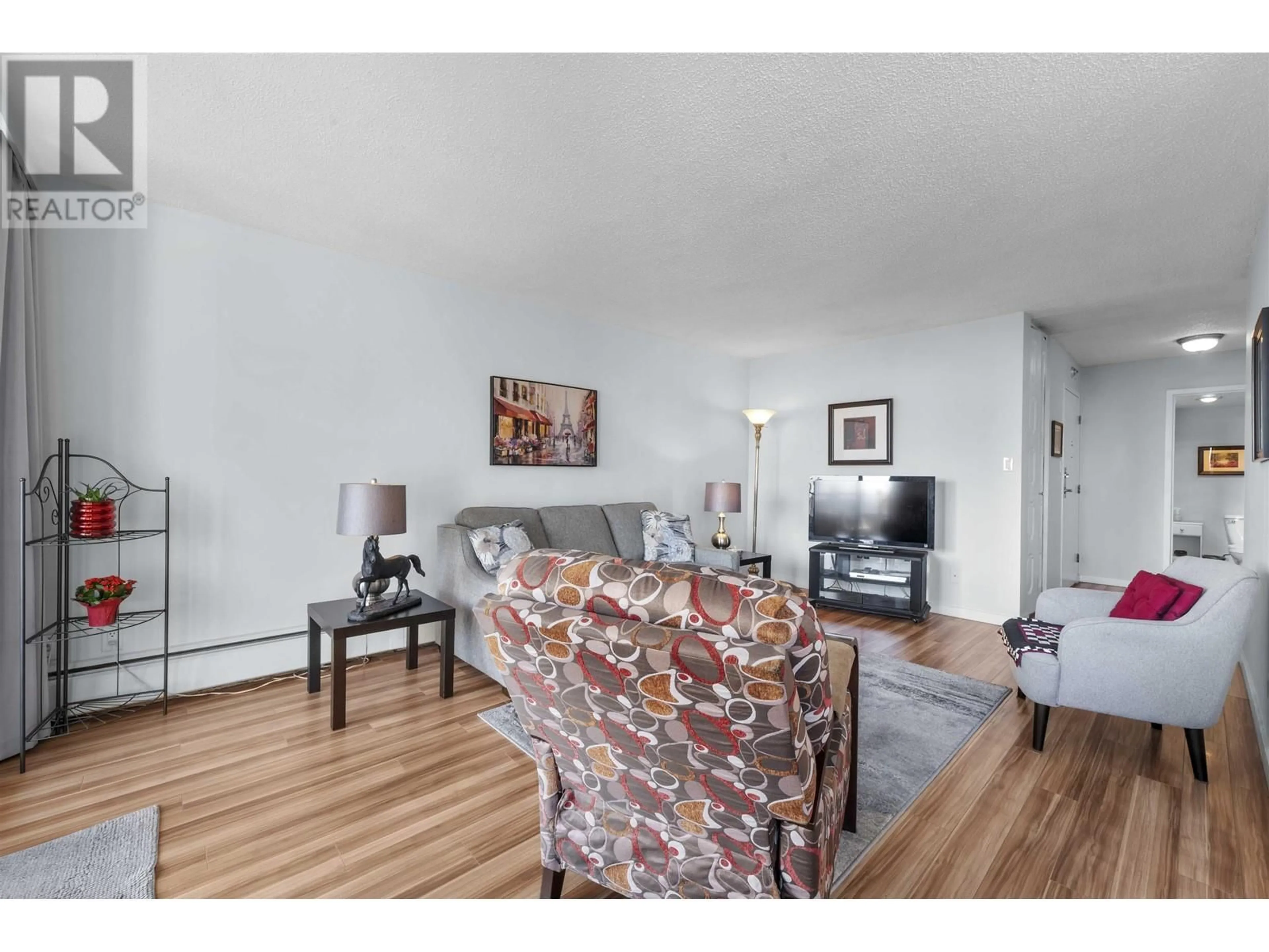 Living room with furniture, wood/laminate floor for 1005 740 HAMILTON STREET, New Westminster British Columbia V3M5T7