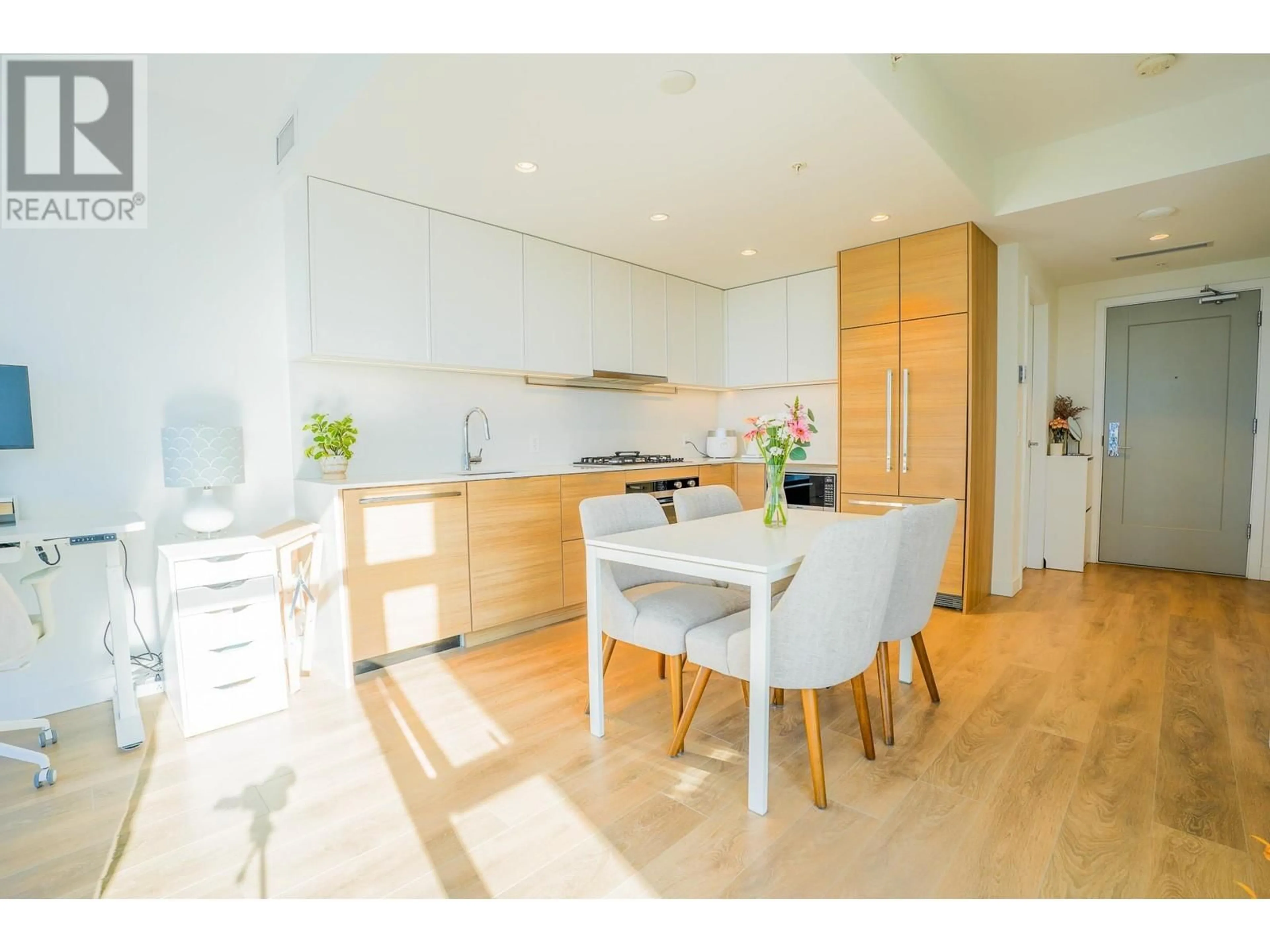 Open concept kitchen, wood/laminate floor for 1506 - 1045 AUSTIN AVENUE, Coquitlam British Columbia V3K0G9