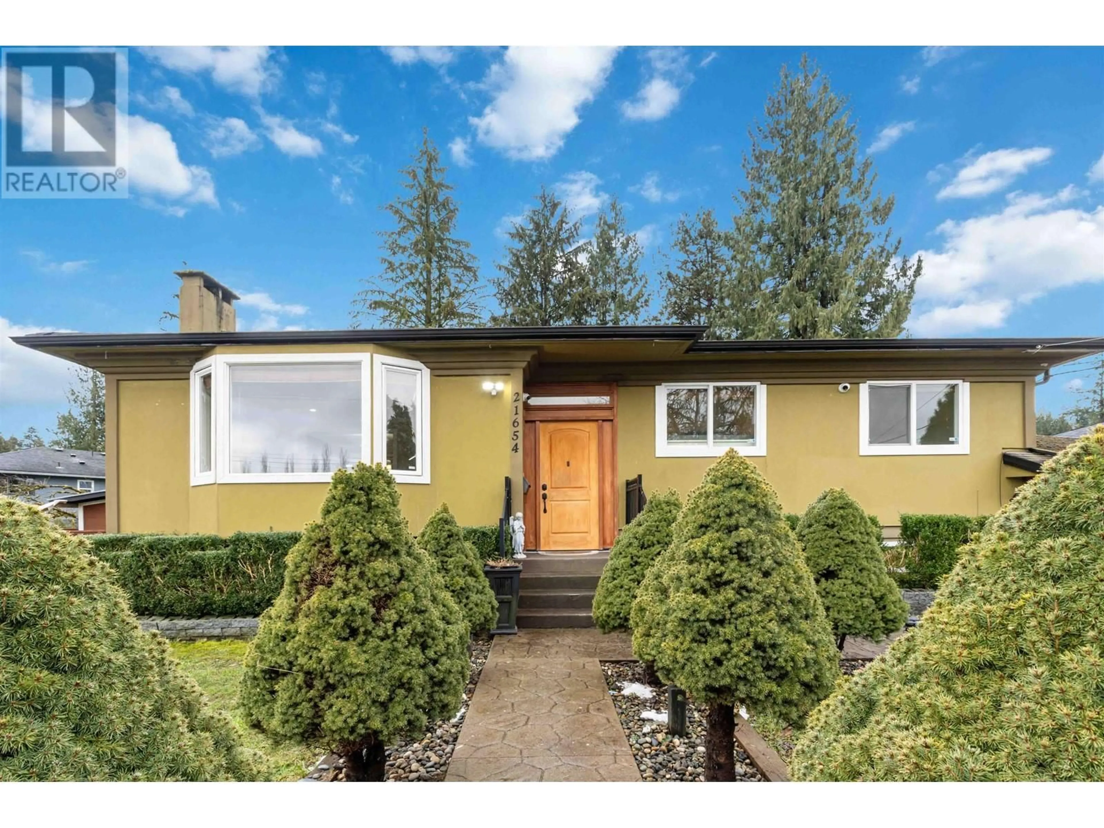 Home with vinyl exterior material, street for 21654 EXETER AVENUE, Maple Ridge British Columbia V2X4M8