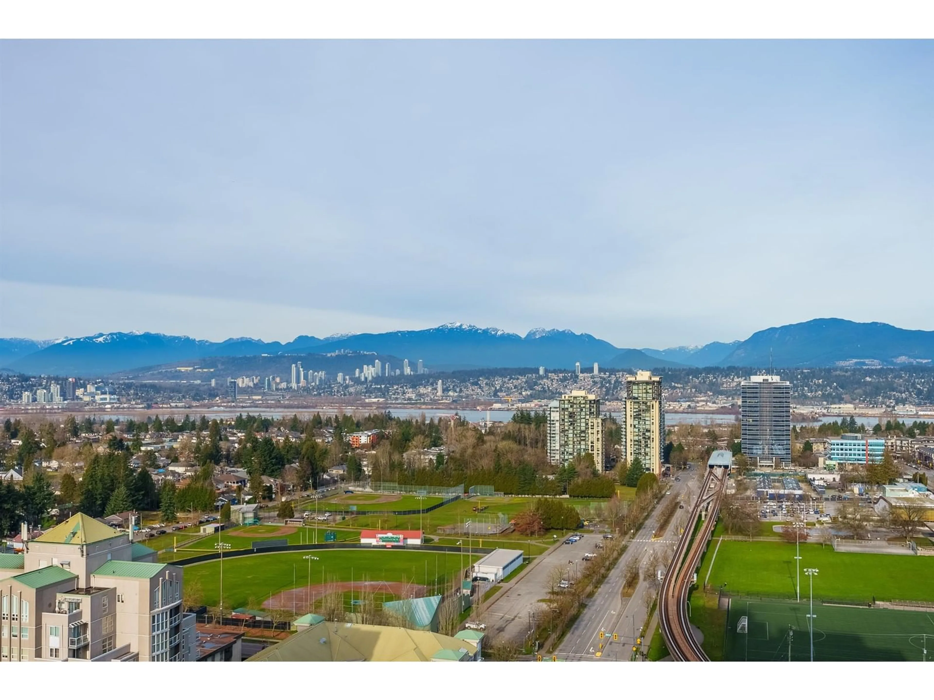 A pic from outside/outdoor area/front of a property/back of a property/a pic from drone, city buildings view from balcony for 2503 10448 UNIVERSITY DRIVE, Surrey British Columbia V3T0S7