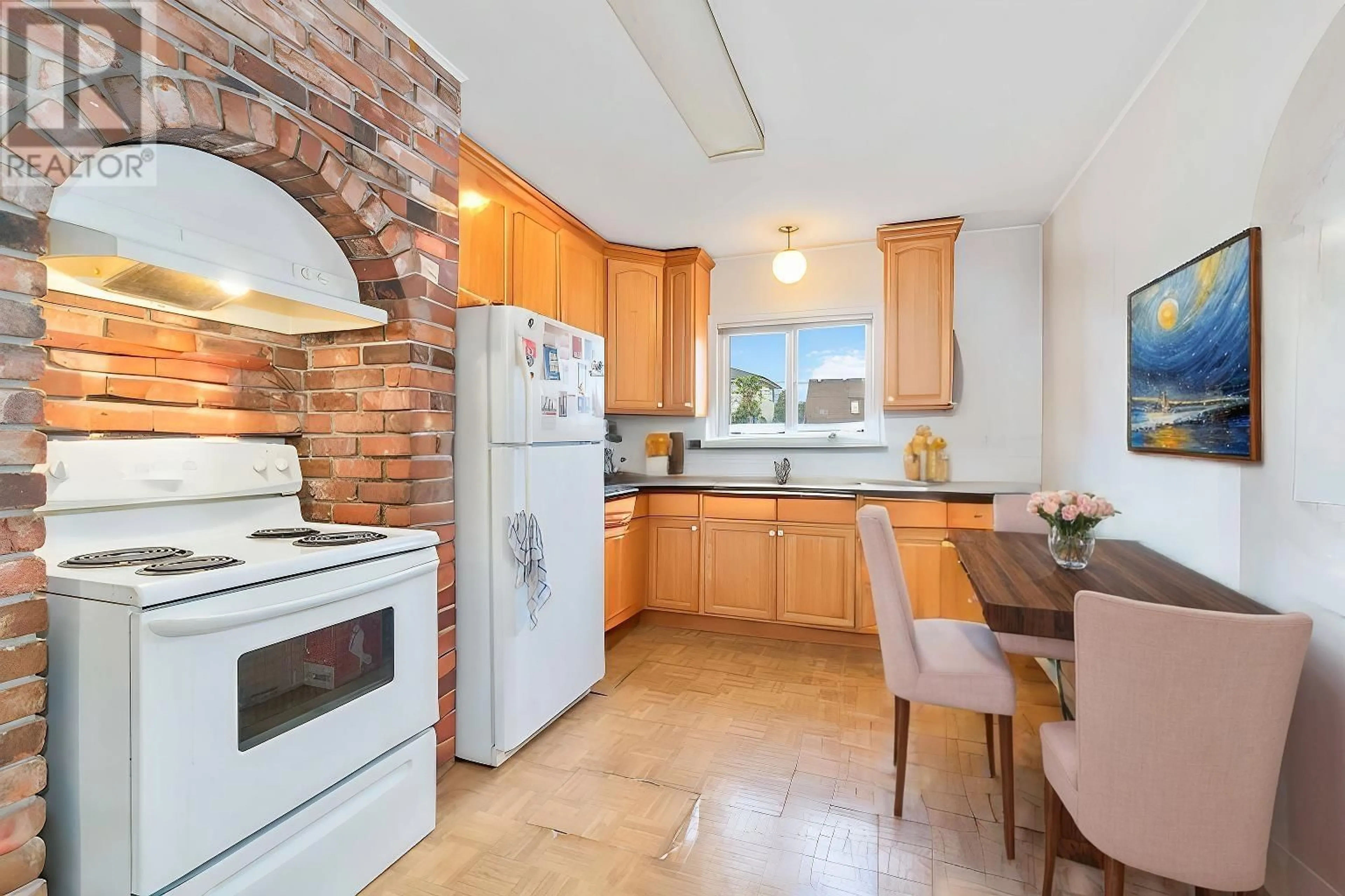 Standard kitchen, ceramic/tile floor for 1205 LONDON STREET, New Westminster British Columbia V3M3C2