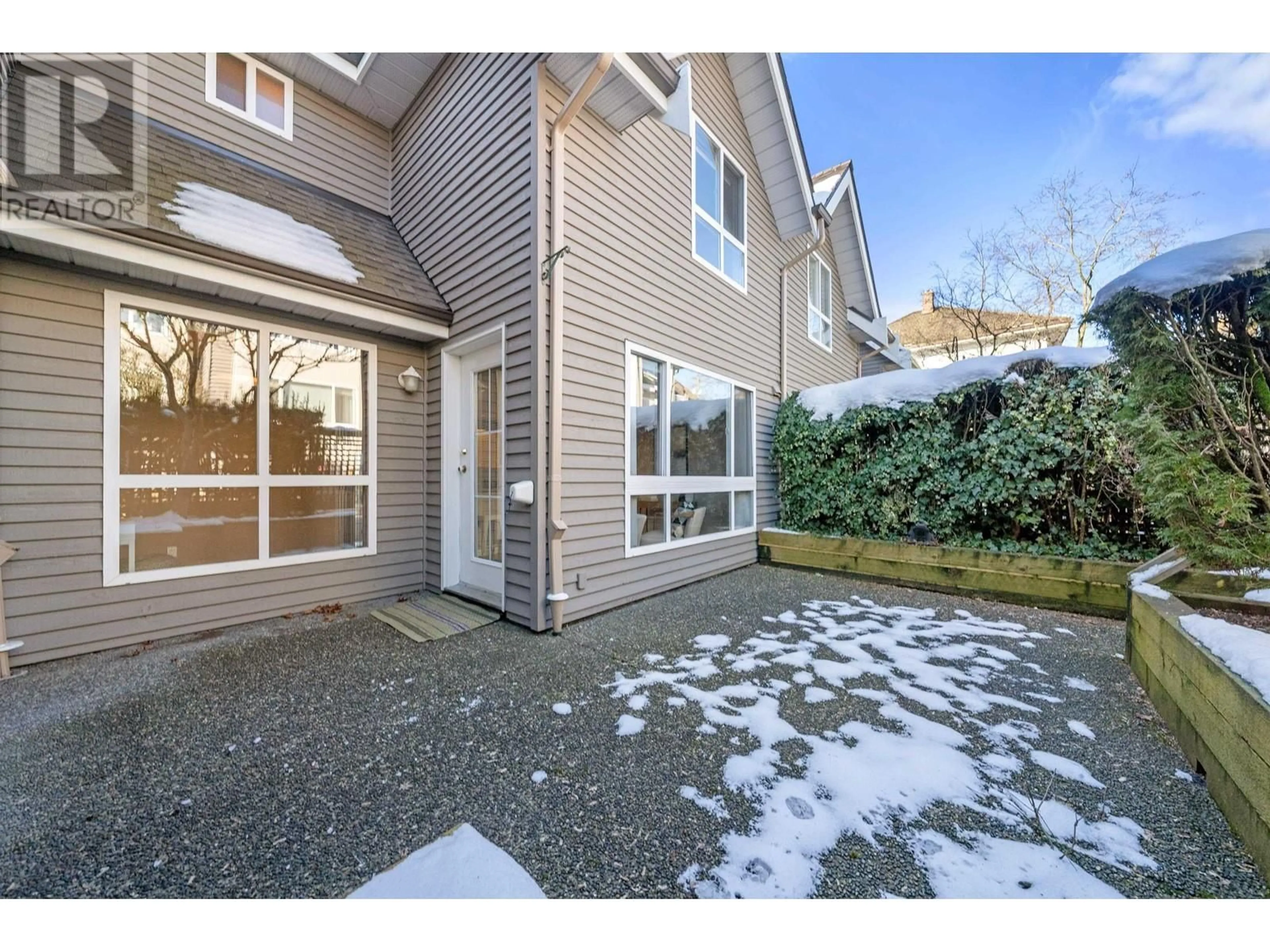 Patio, street for 3 270 E KEITH ROAD, North Vancouver British Columbia V7L1V5