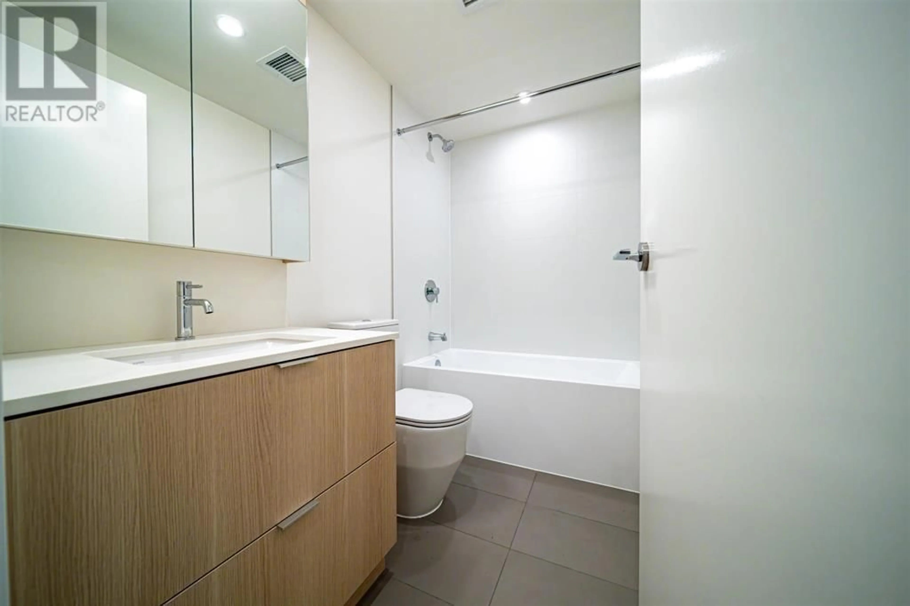 Standard bathroom, unknown for 2905 318 ALDERSON AVENUE, Coquitlam British Columbia V3K0J1