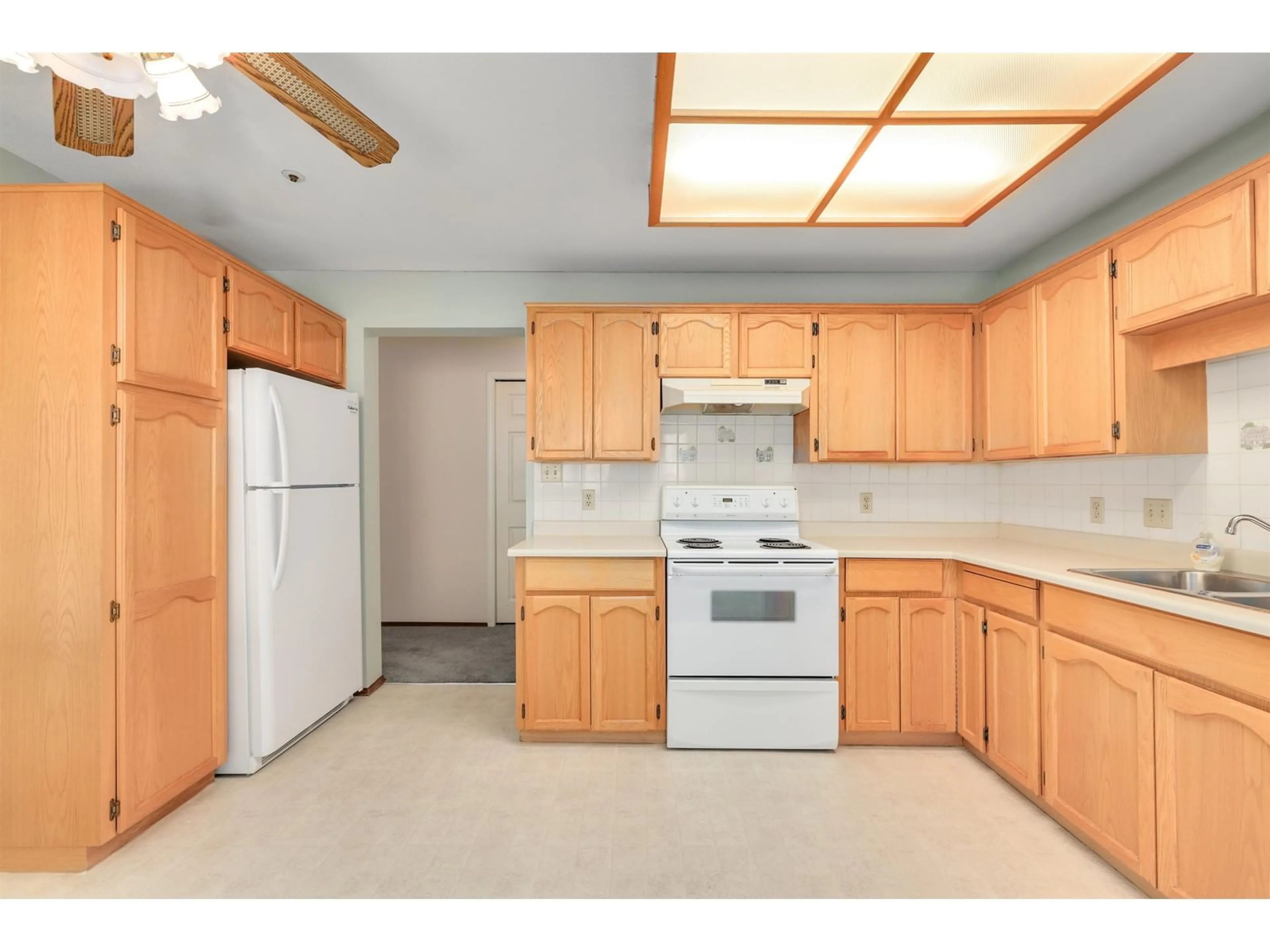 Standard kitchen, unknown for 101 5377 201A STREET, Langley British Columbia V3A1S7