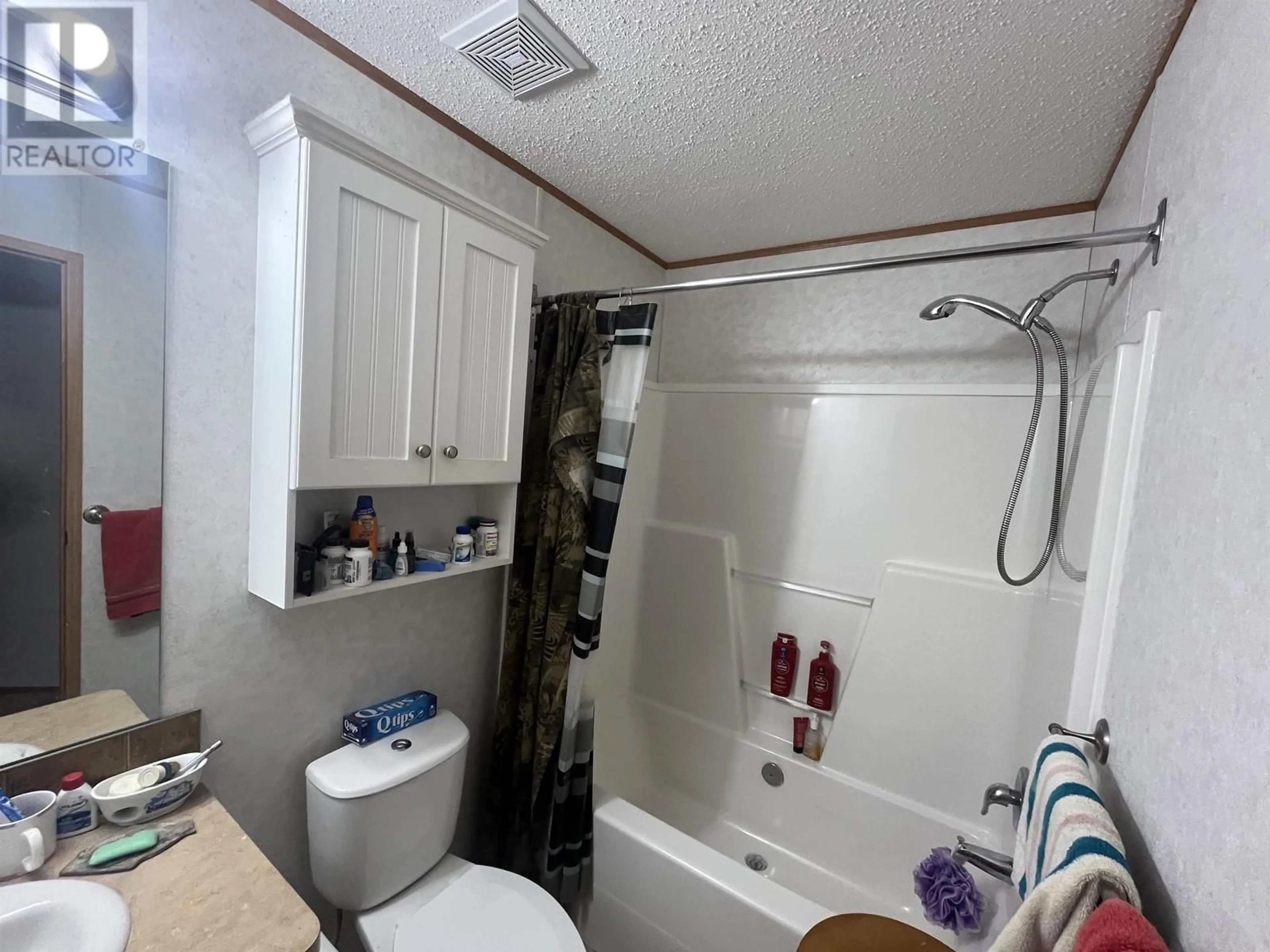 Standard bathroom, unknown for 7918 85A AVENUE, Fort St. John British Columbia V1J0H7