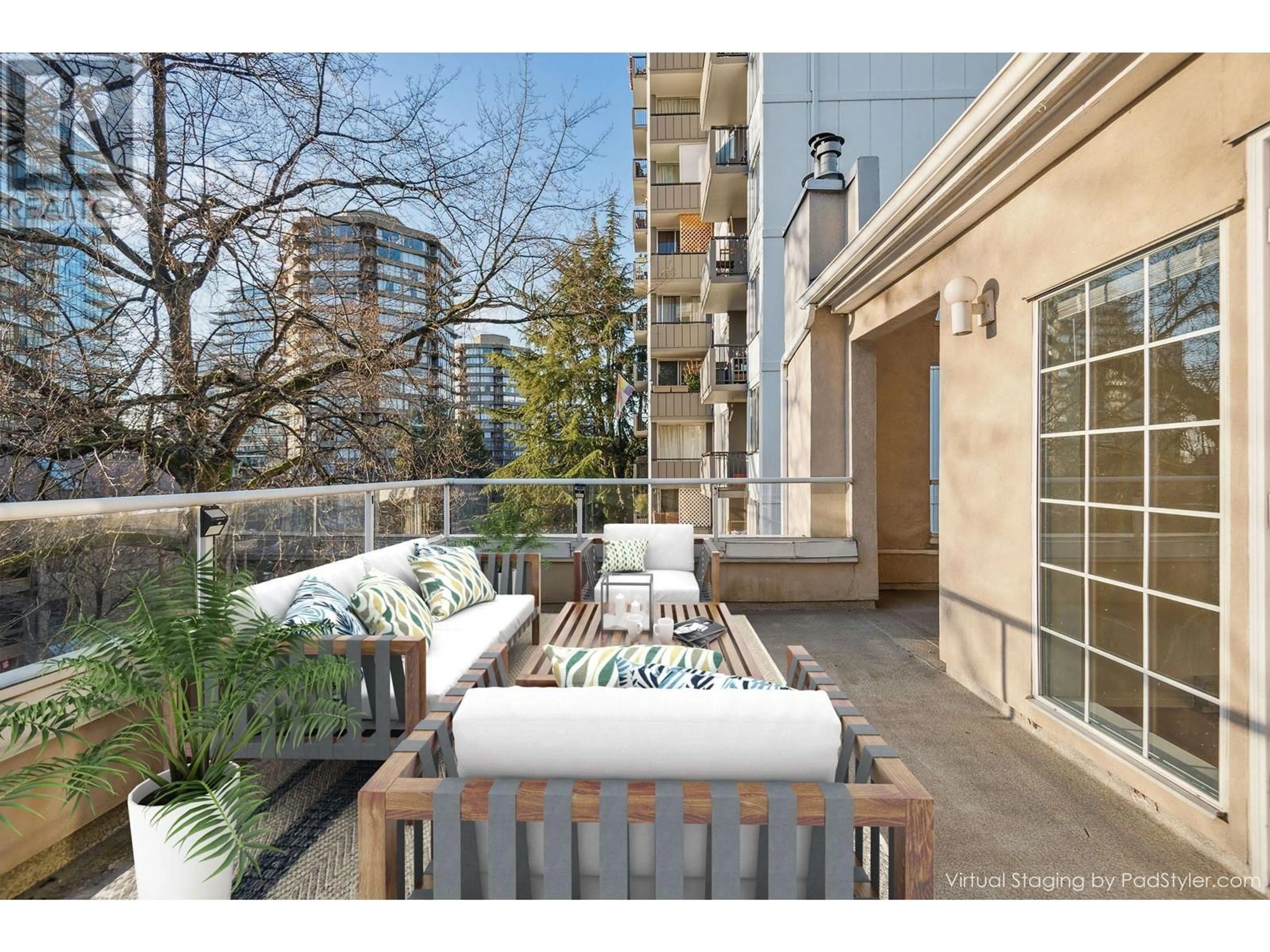 Patio, unknown for 403 1525 PENDRELL STREET, Vancouver British Columbia V6G1S6