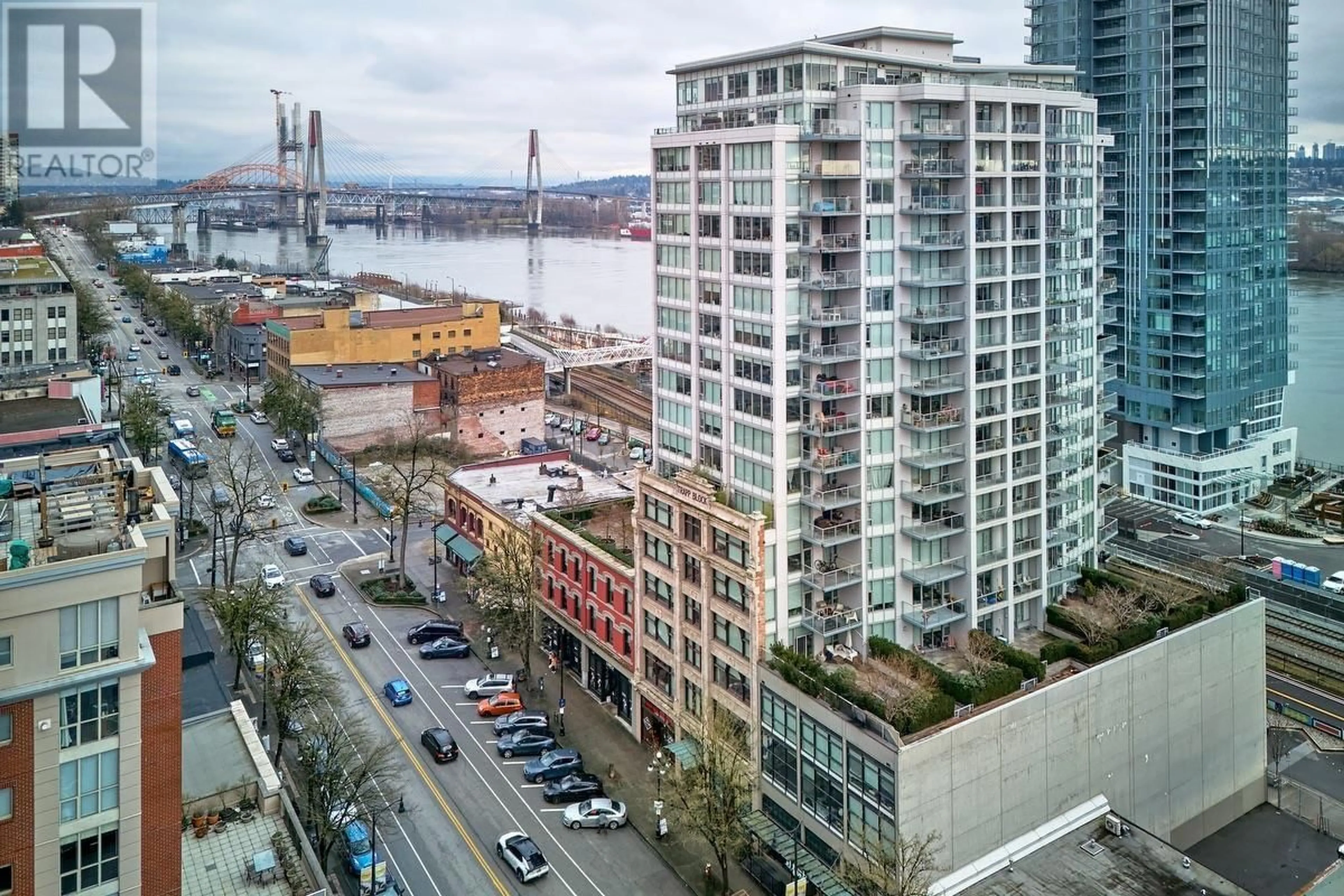 A pic from outside/outdoor area/front of a property/back of a property/a pic from drone, city buildings view from balcony for 307 668 COLUMBIA STREET, New Westminster British Columbia V3M1A9