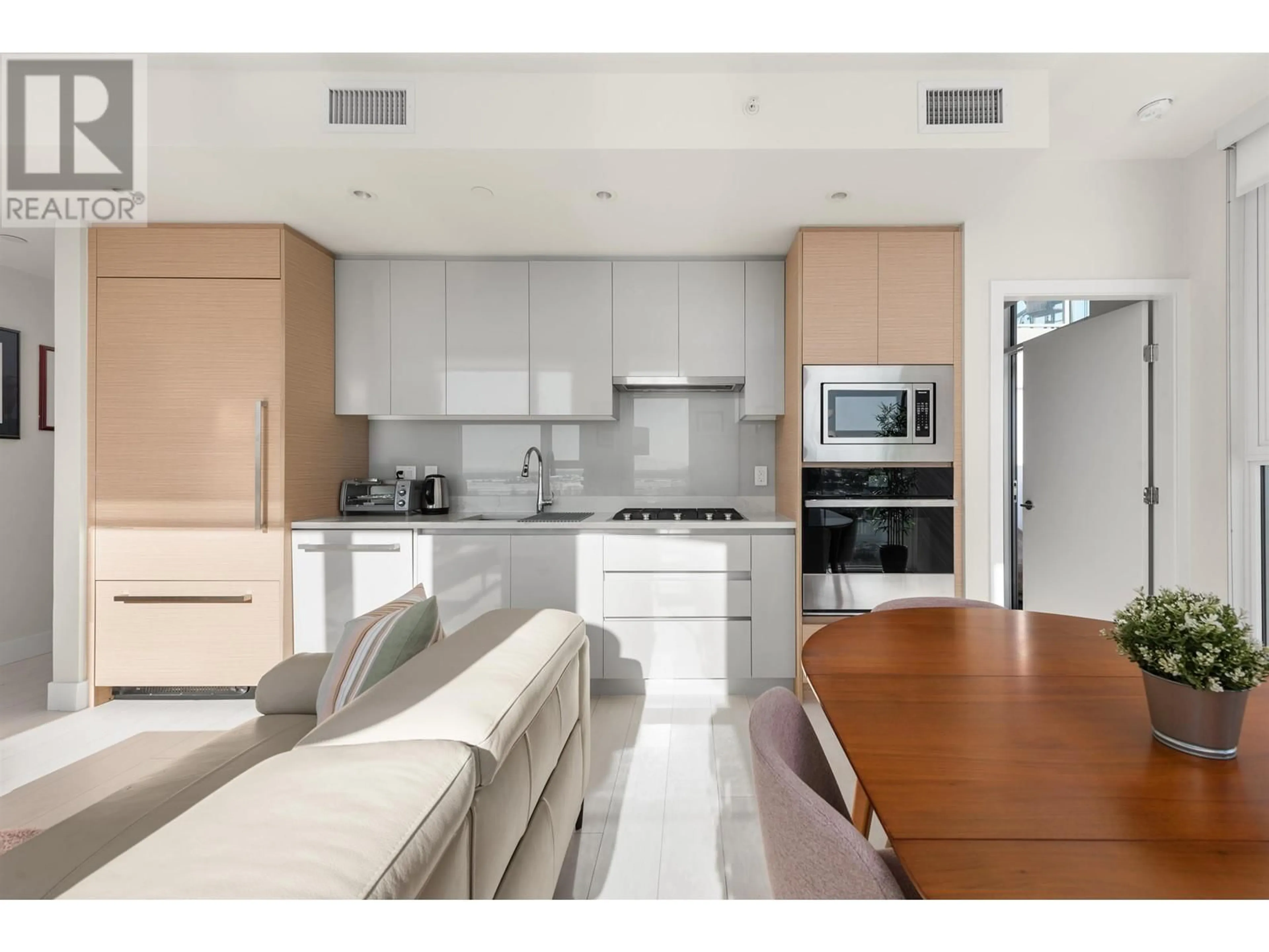Open concept kitchen, unknown for 2006 - 3538 SAWMILL CRESCENT, Vancouver British Columbia V5S0J8