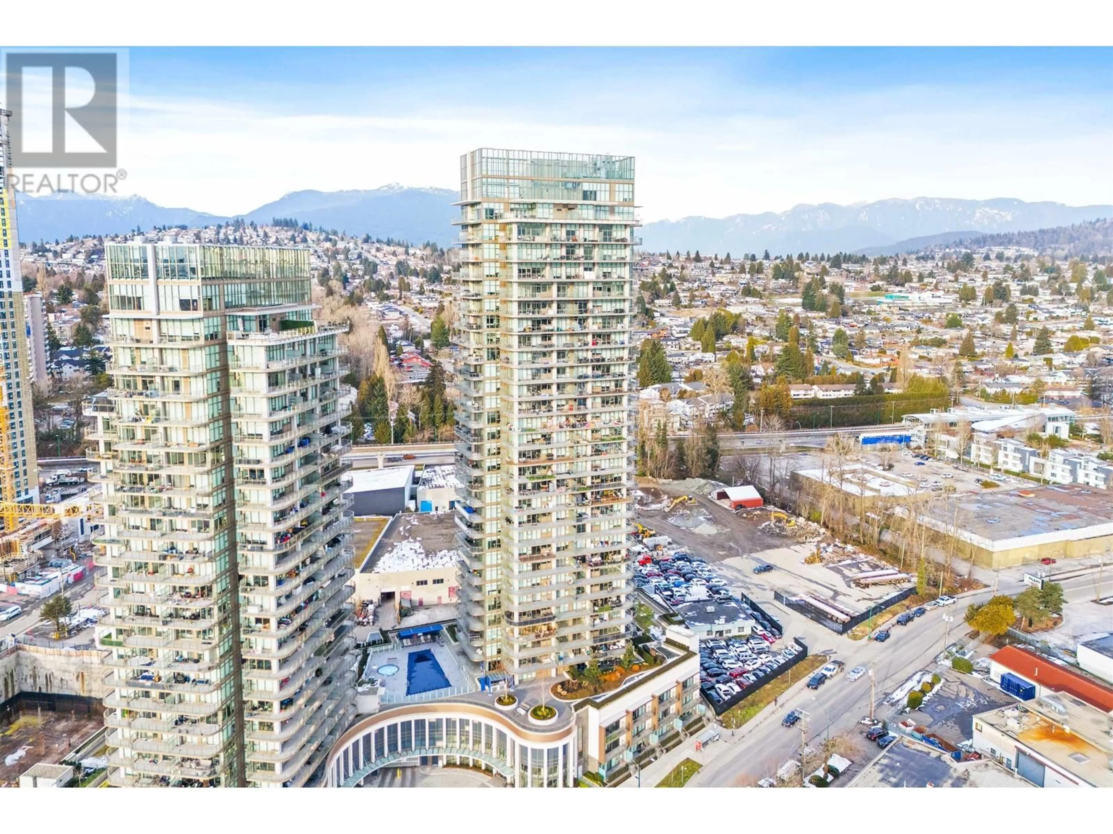 A pic from outside/outdoor area/front of a property/back of a property/a pic from drone, city buildings view from balcony for 2808 5333 GORING STREET, Burnaby British Columbia V5B3A2