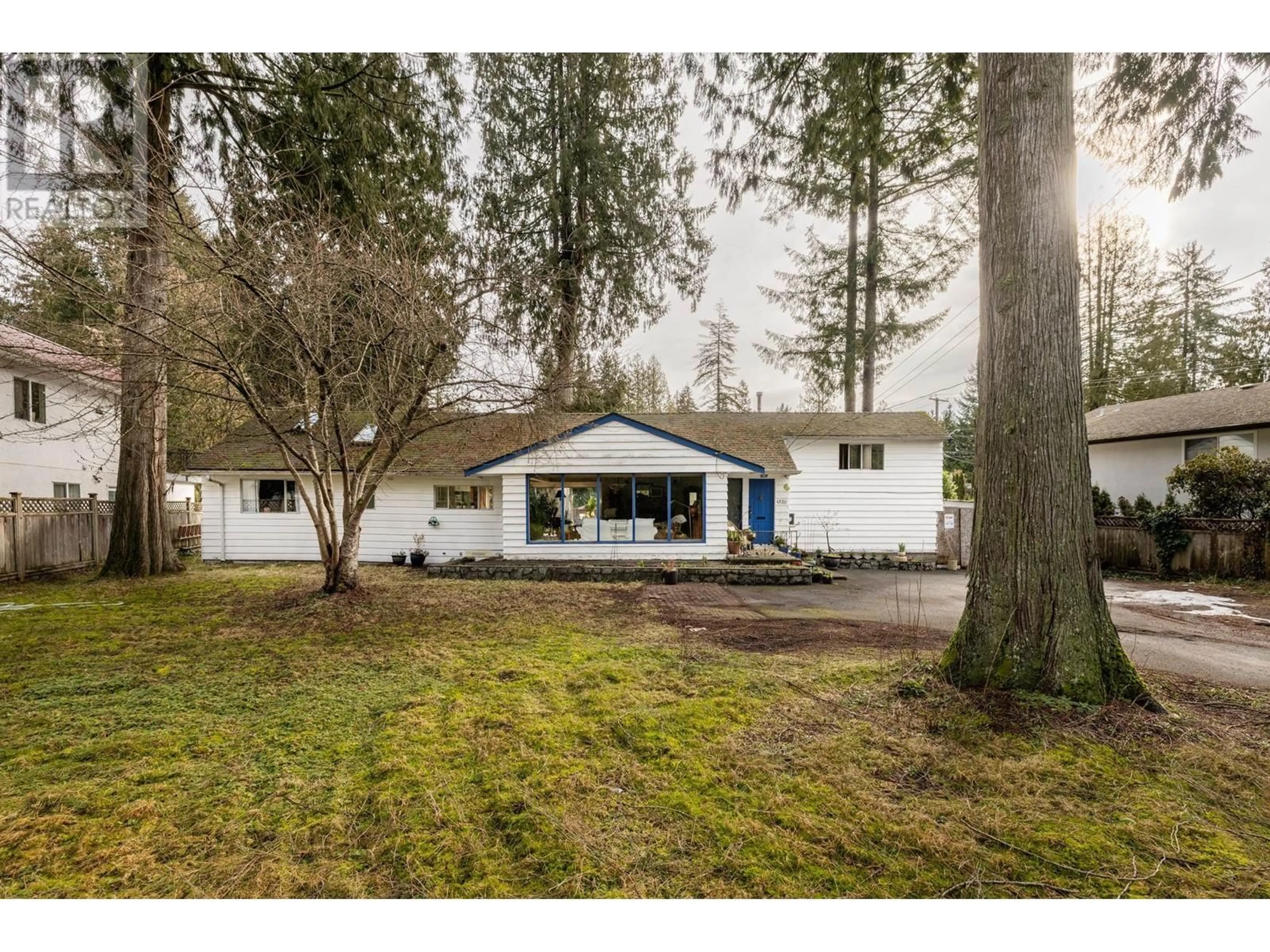 A pic from outside/outdoor area/front of a property/back of a property/a pic from drone, street for 4520 CAPILANO ROAD, North Vancouver British Columbia V7R4K3