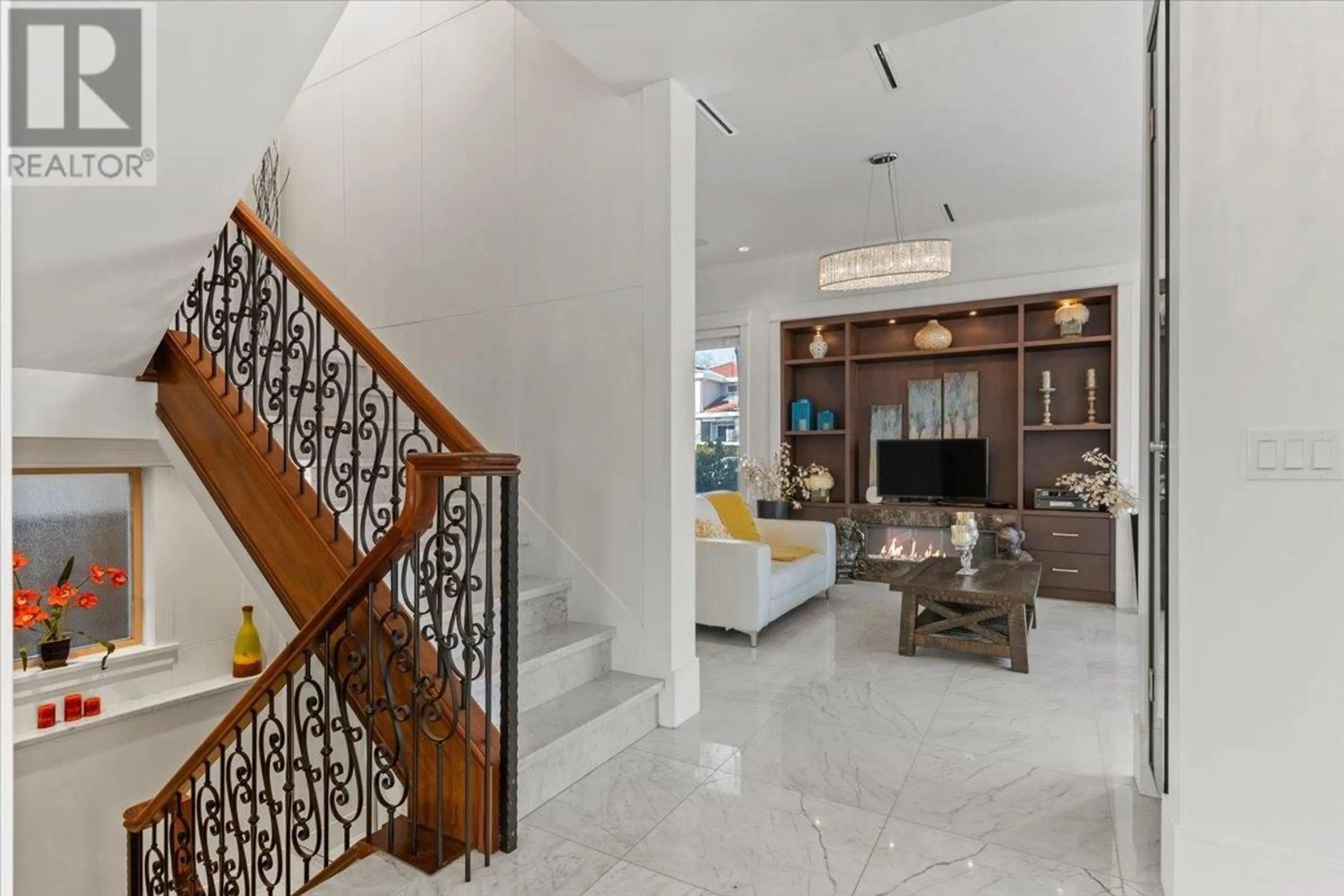 Indoor foyer for 7927 LAUREL STREET, Vancouver British Columbia V6P6K7