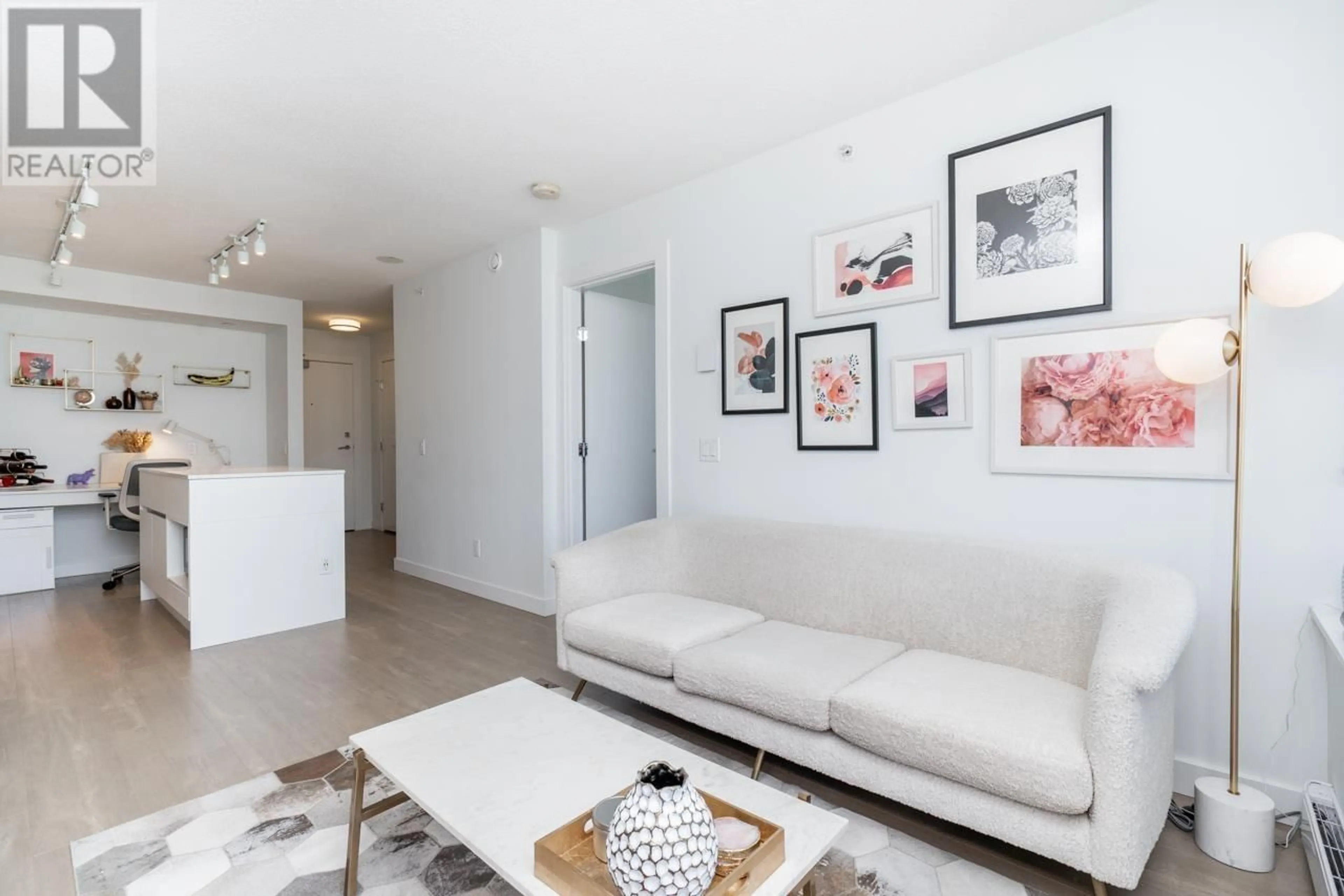 Living room with furniture, unknown for 2810 - 908 QUAYSIDE DRIVE, New Westminster British Columbia V3M0L4