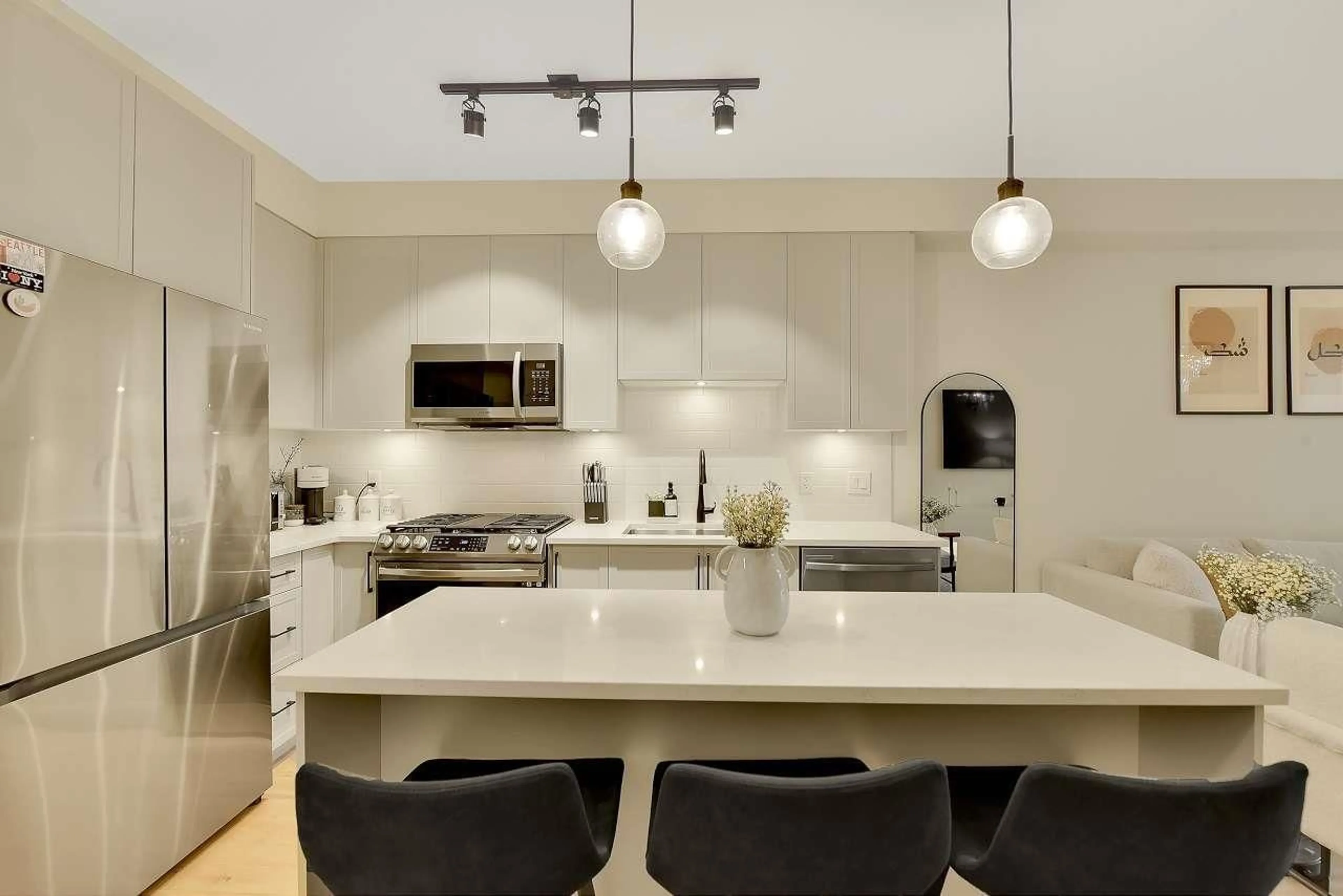 Open concept kitchen, unknown for 202 - 7506 199A, Langley British Columbia V4N3L5