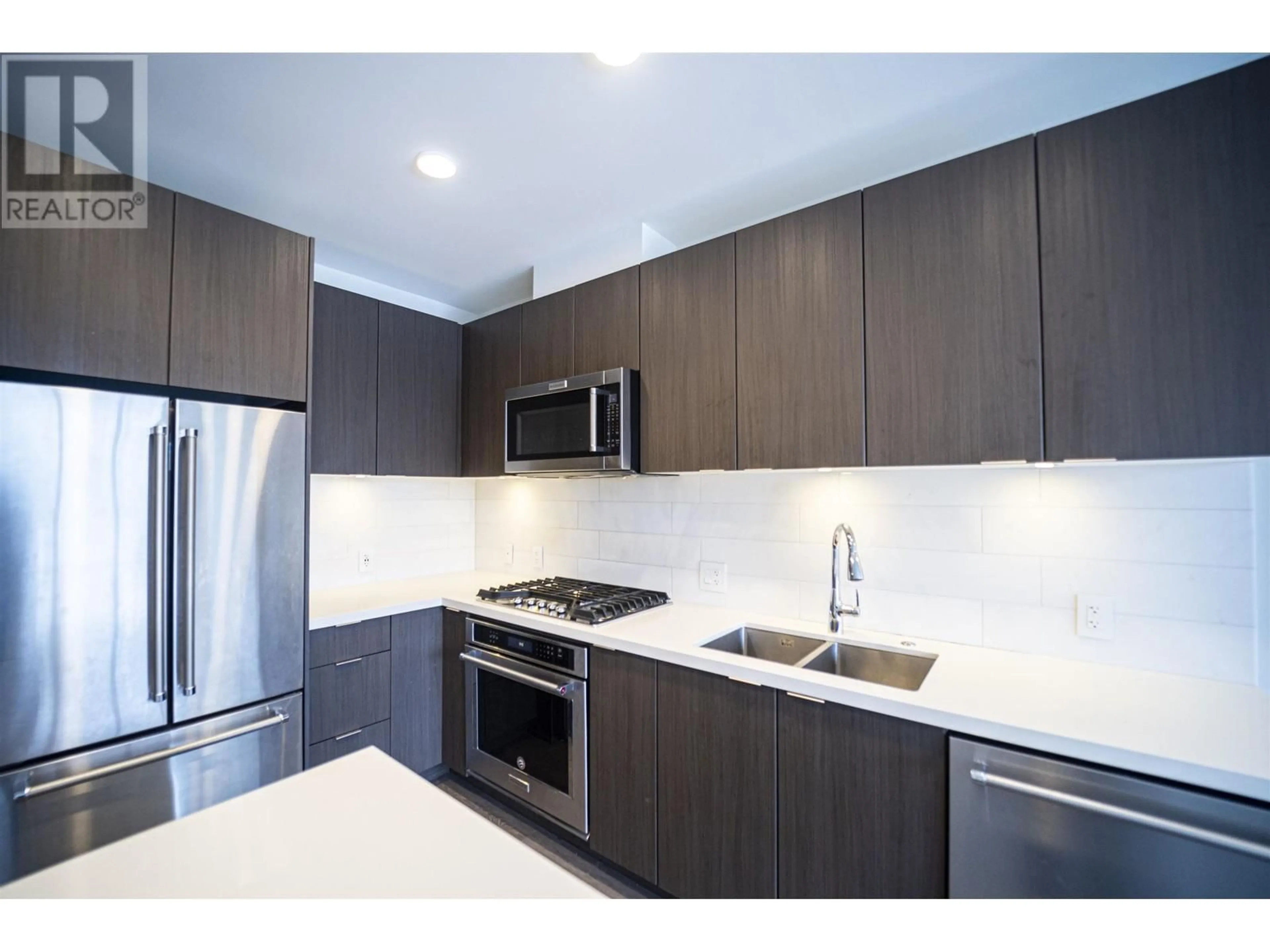 Standard kitchen, unknown for 805 530 WHITING WAY, Coquitlam British Columbia V3J0J4