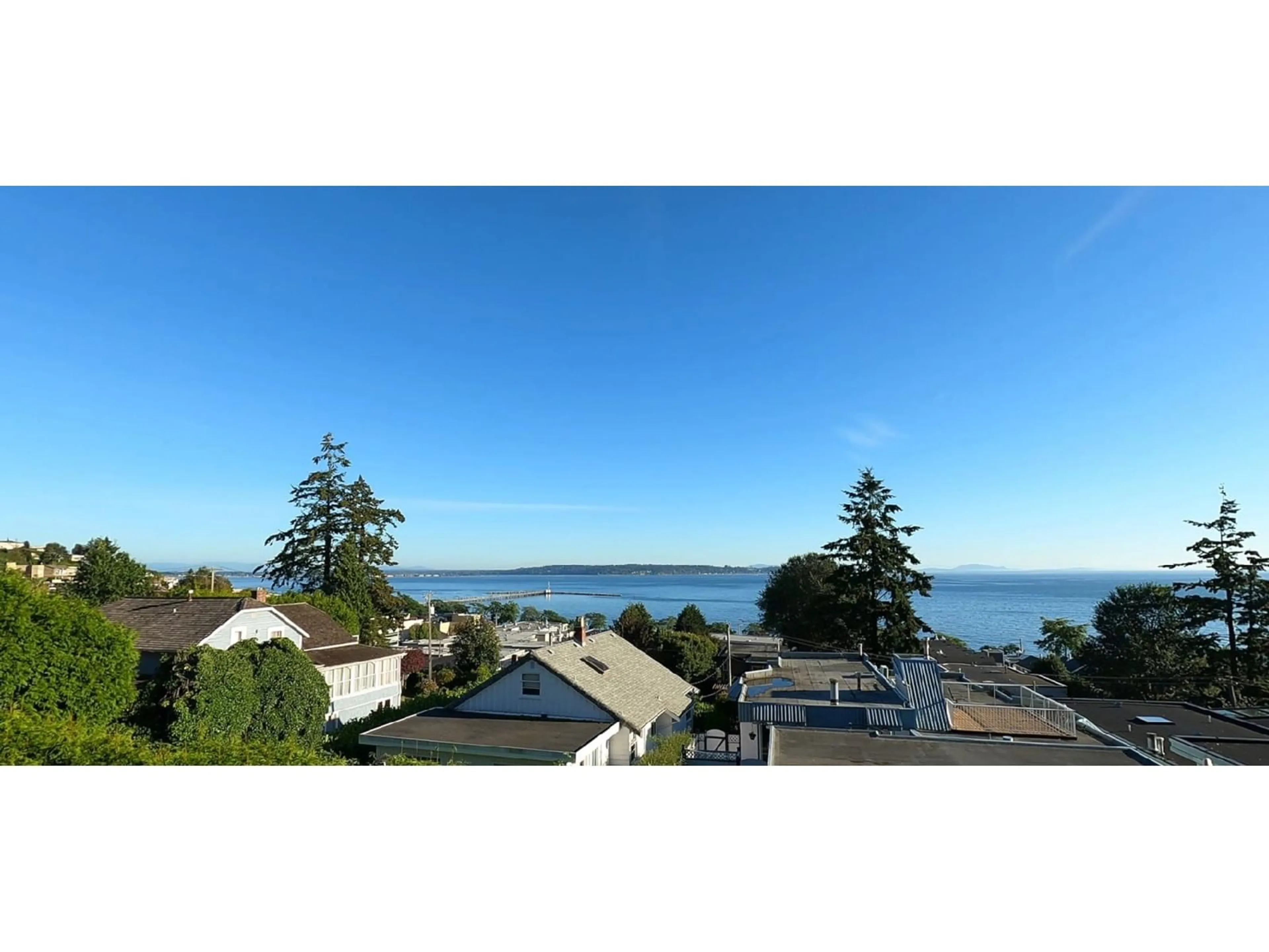 A pic from outside/outdoor area/front of a property/back of a property/a pic from drone, water/lake/river/ocean view for 14870 PROSPECT, White Rock British Columbia V4B2B1