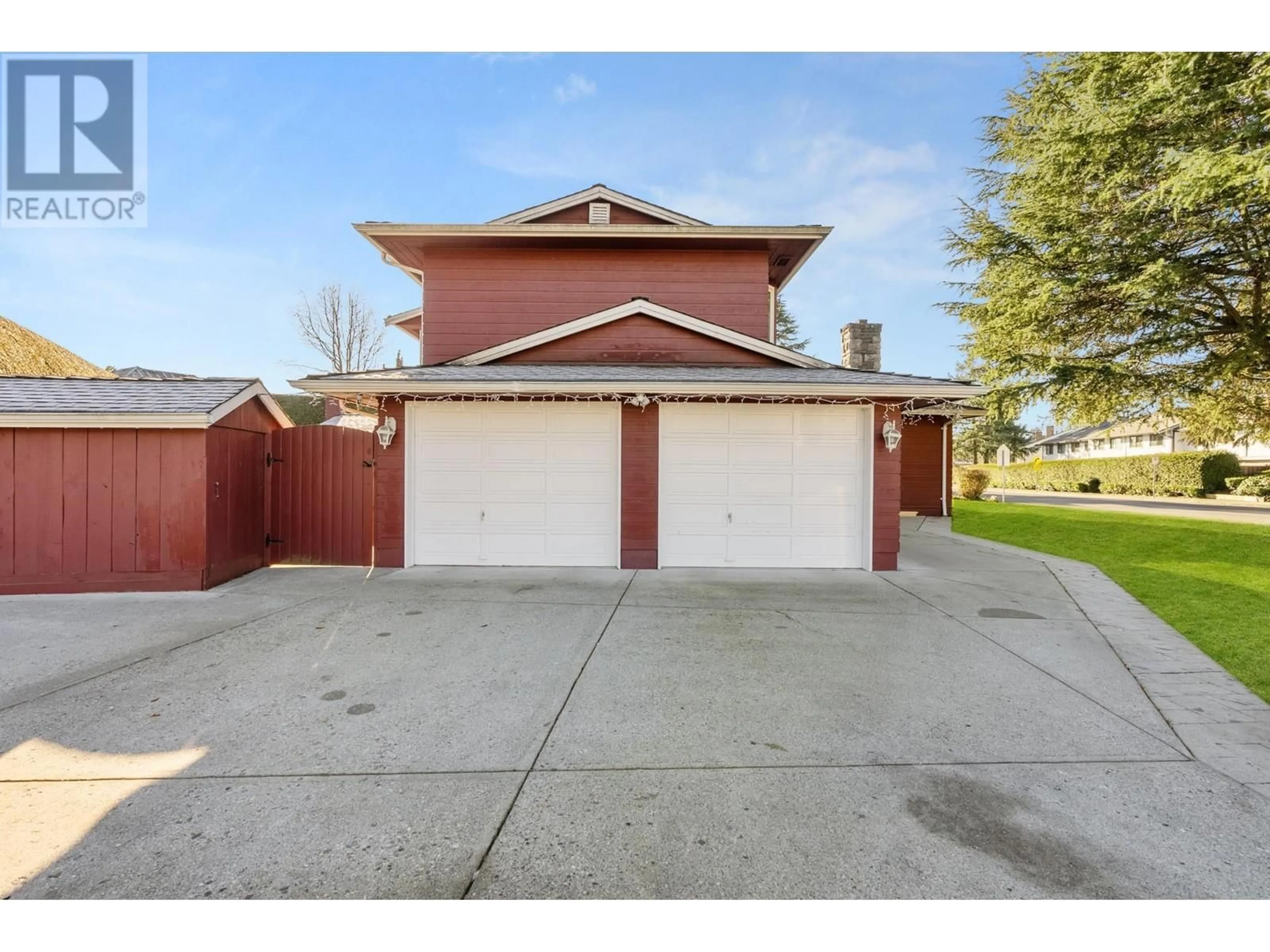 Indoor garage for 11540 KINGFISHER DRIVE, Richmond British Columbia V7E3N6