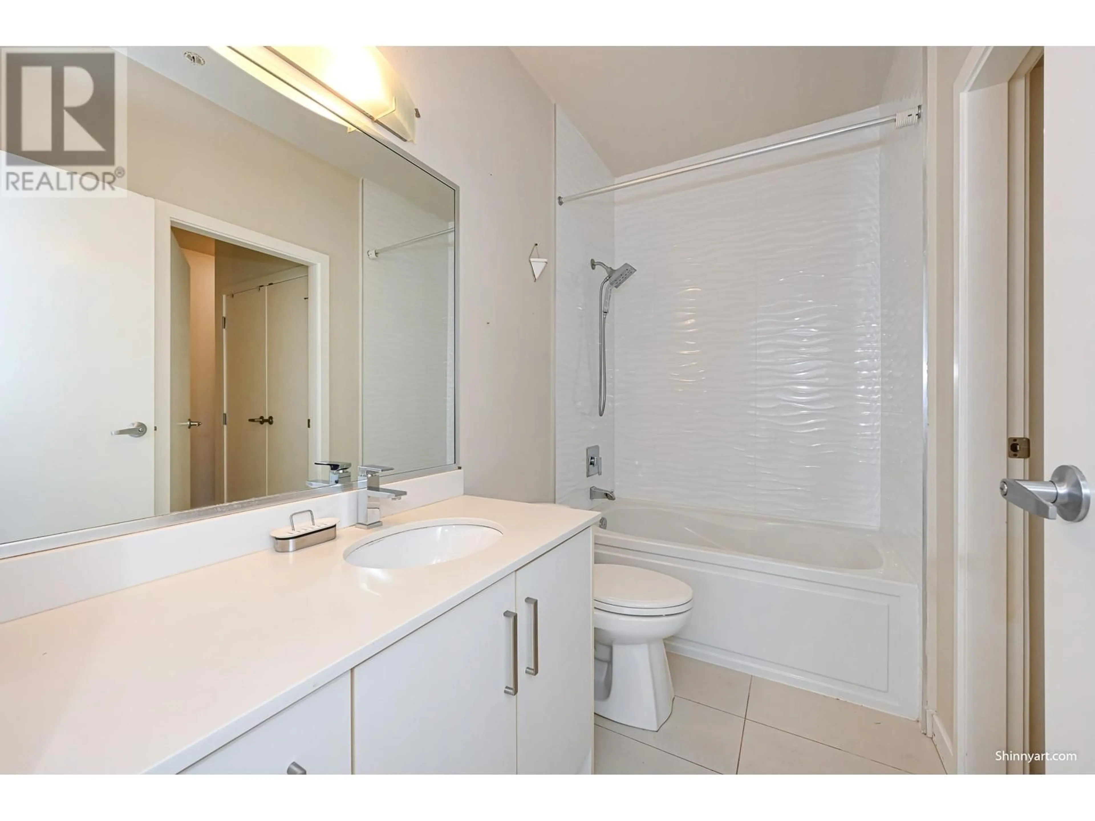 Standard bathroom, unknown for PH19 - 5288 GRIMMER STREET, Burnaby British Columbia V5H0C5
