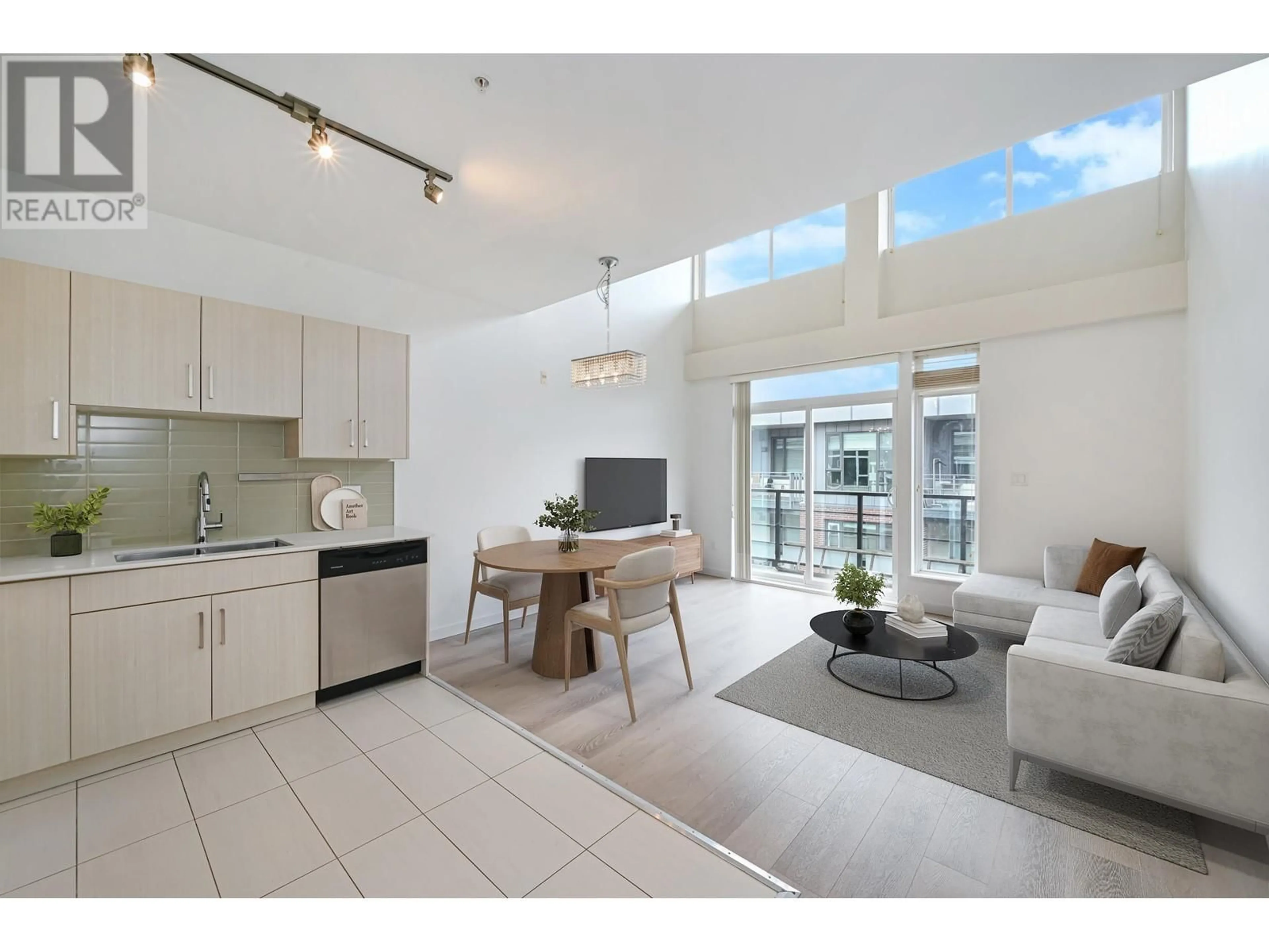 Open concept kitchen, unknown for PH19 5288 GRIMMER STREET, Burnaby British Columbia V5H0C5