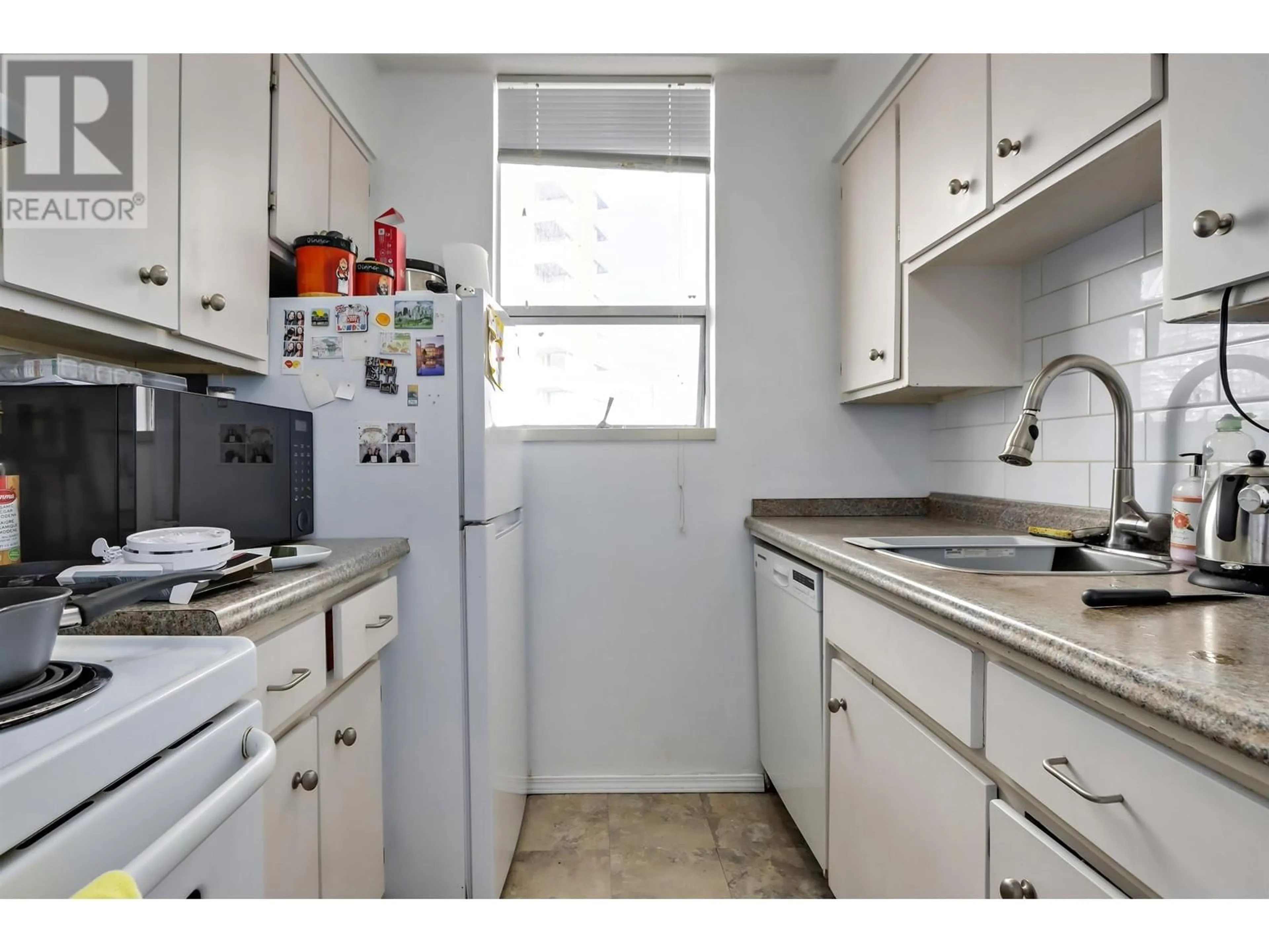 Standard kitchen, unknown for 603 1250 BURNABY STREET, Vancouver British Columbia V6E1P5