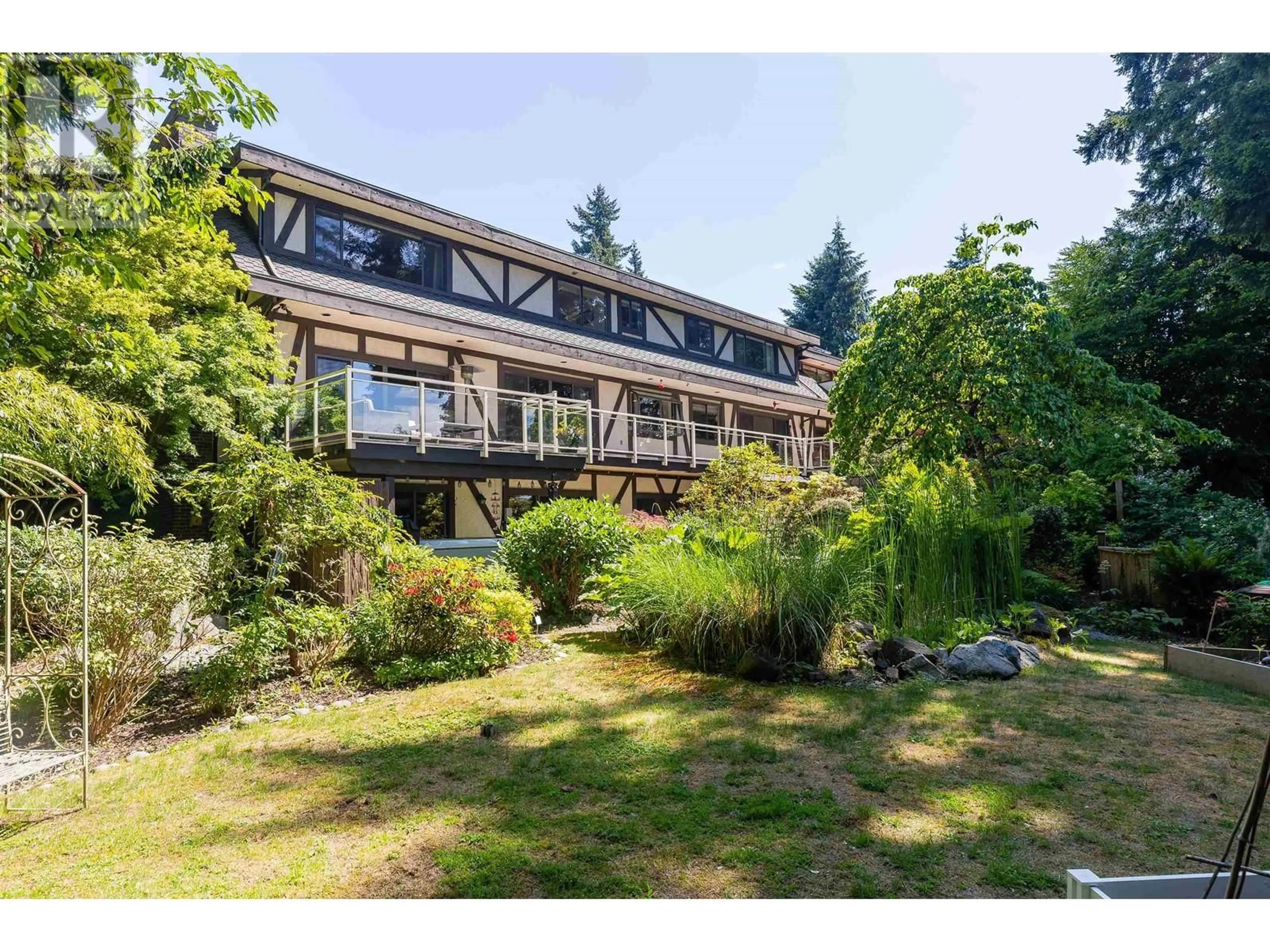 A pic from outside/outdoor area/front of a property/back of a property/a pic from drone, unknown for 5704 WESTPORT ROAD, West Vancouver British Columbia V7W1V4