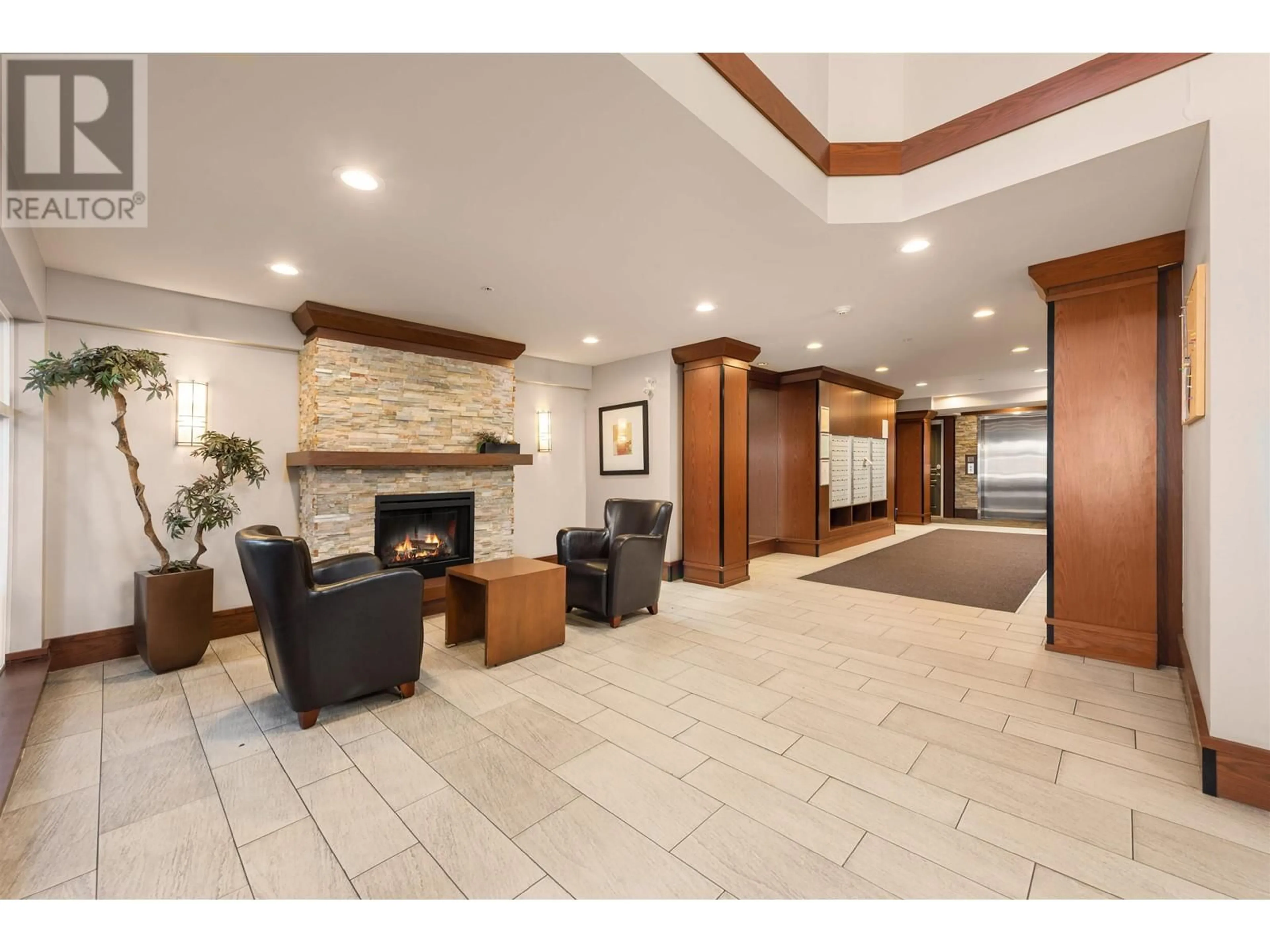 Lobby for 204 4788 BRENTWOOD DRIVE, Burnaby British Columbia V5C0C5