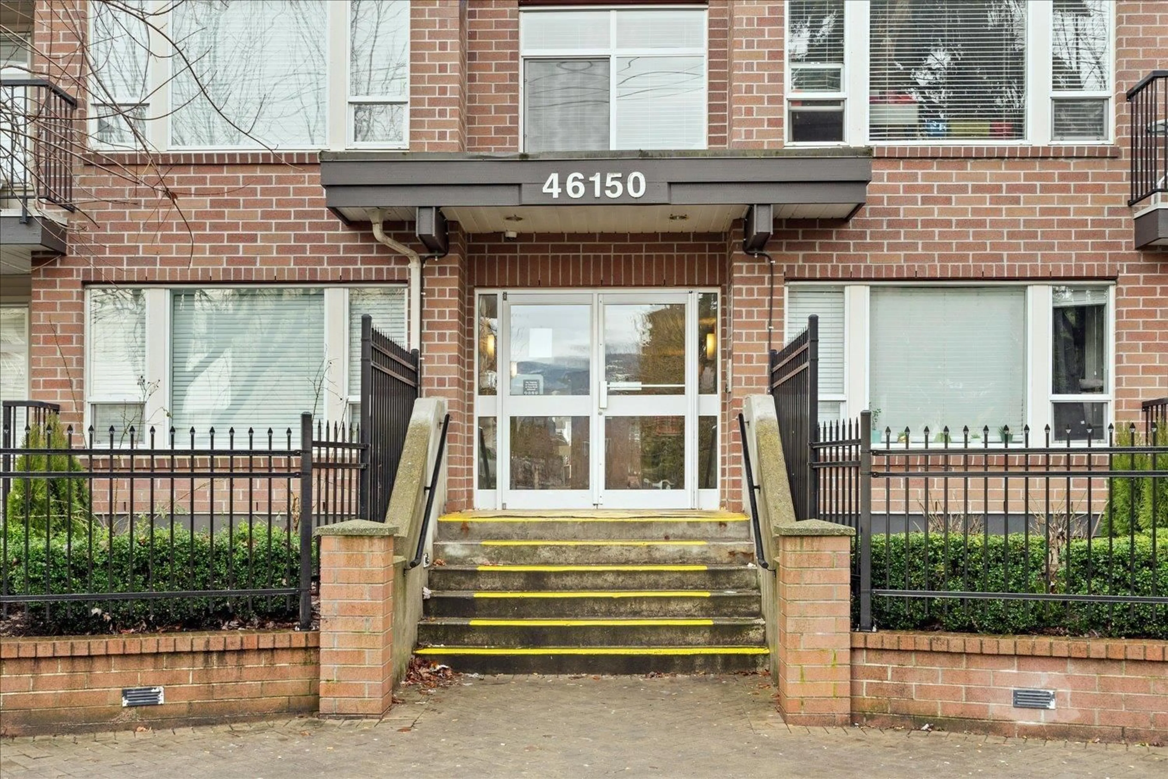 Indoor entryway for 404 46150 BOLE AVENUE|Chilliwack Proper , Chilliwack British Columbia V2P0B7