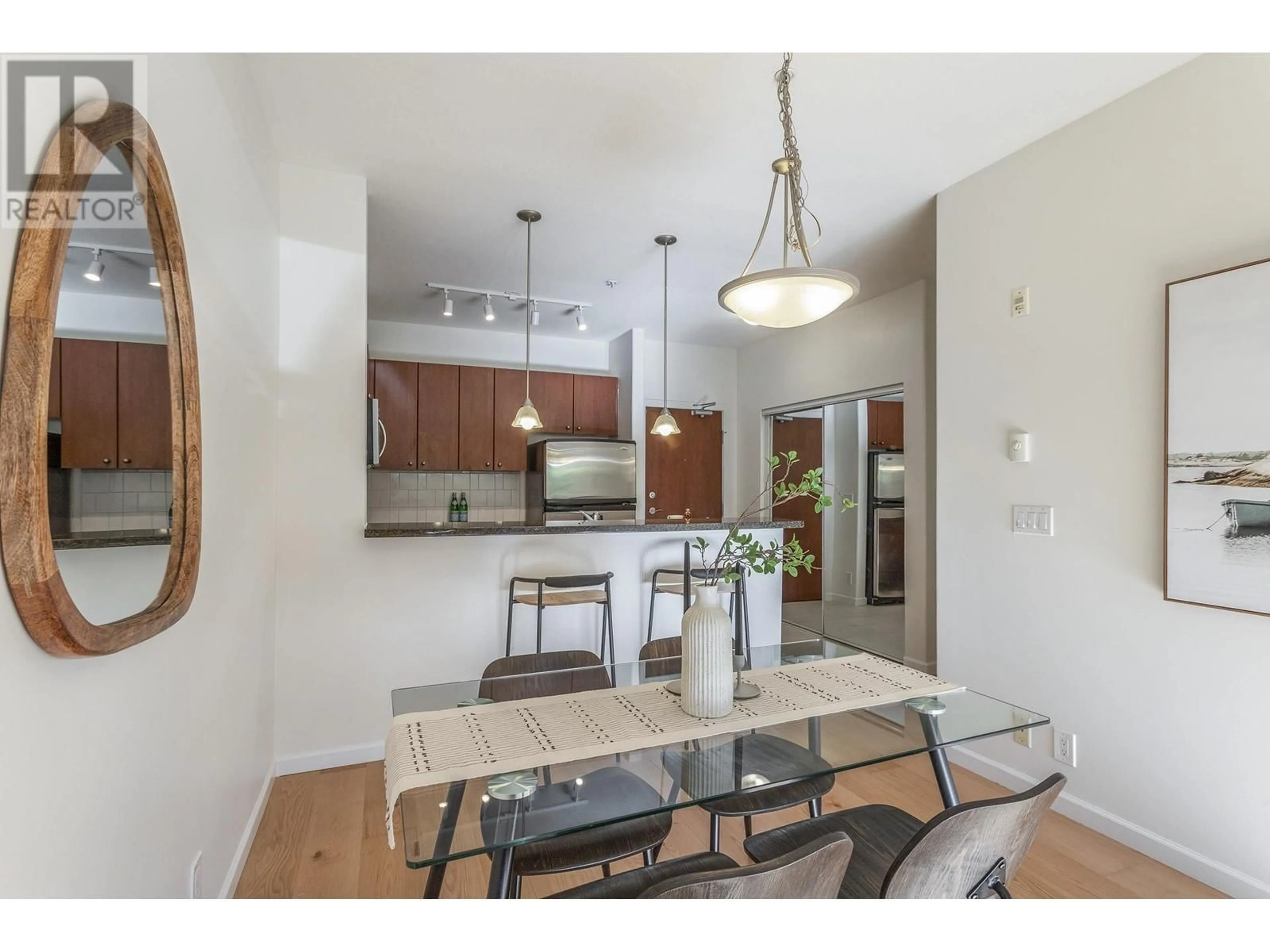 Open concept kitchen, unknown for 205 14 E ROYAL AVENUE, New Westminster British Columbia V3L5W5