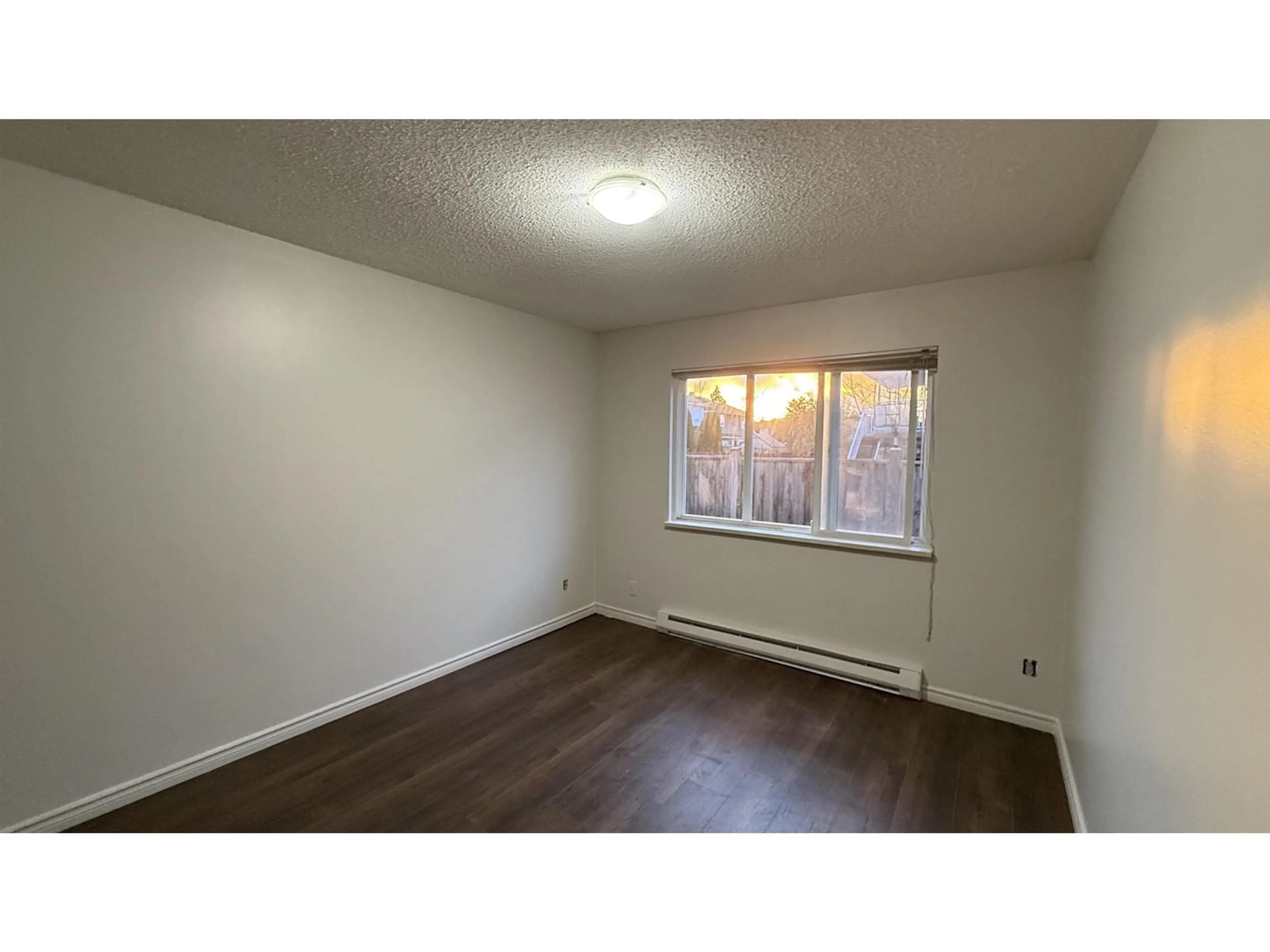 A pic of a room for 12302 68 AVENUE, Surrey British Columbia V3W2C8