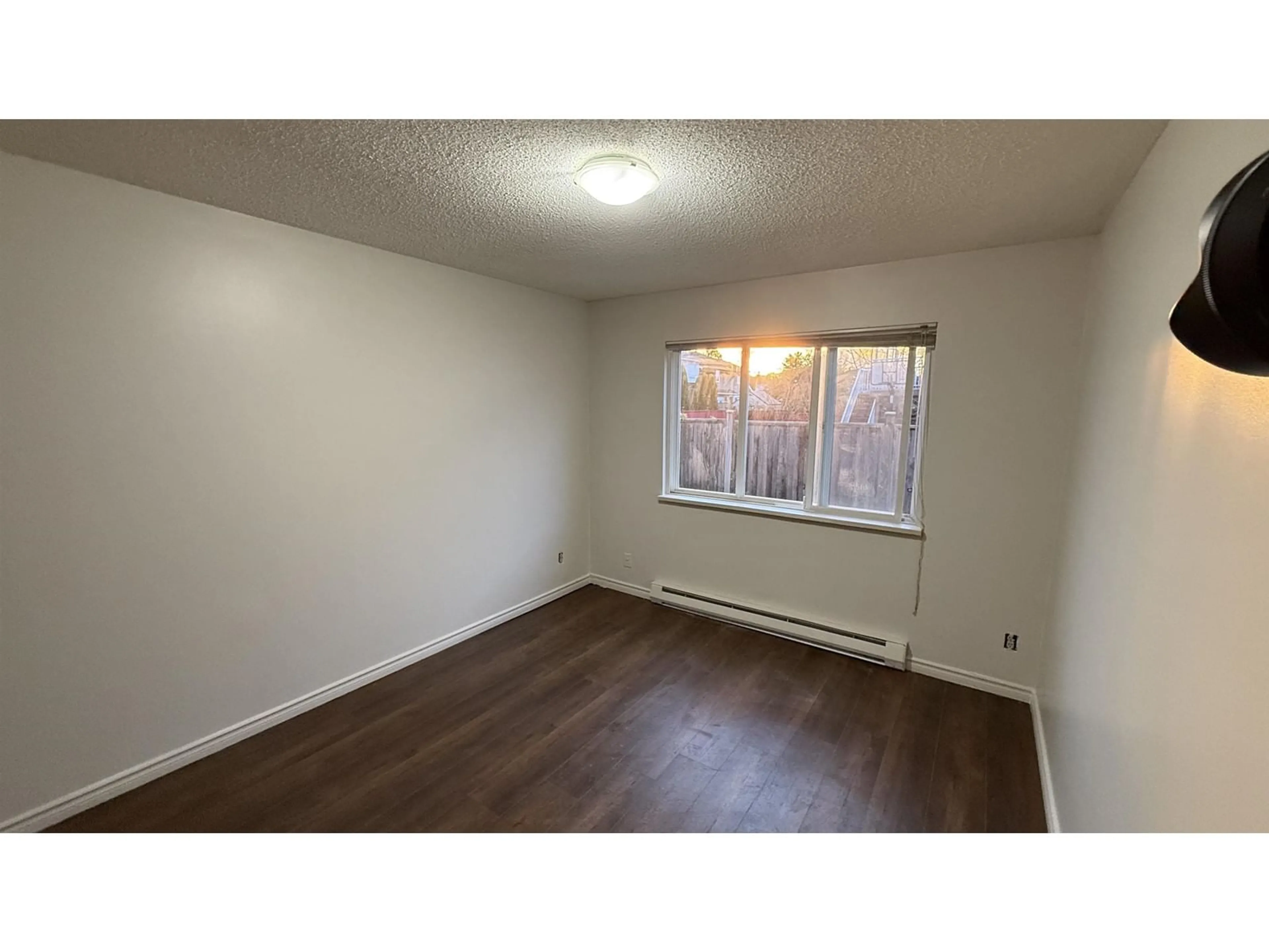 A pic of a room for 12302 68 AVENUE, Surrey British Columbia V3W2C8