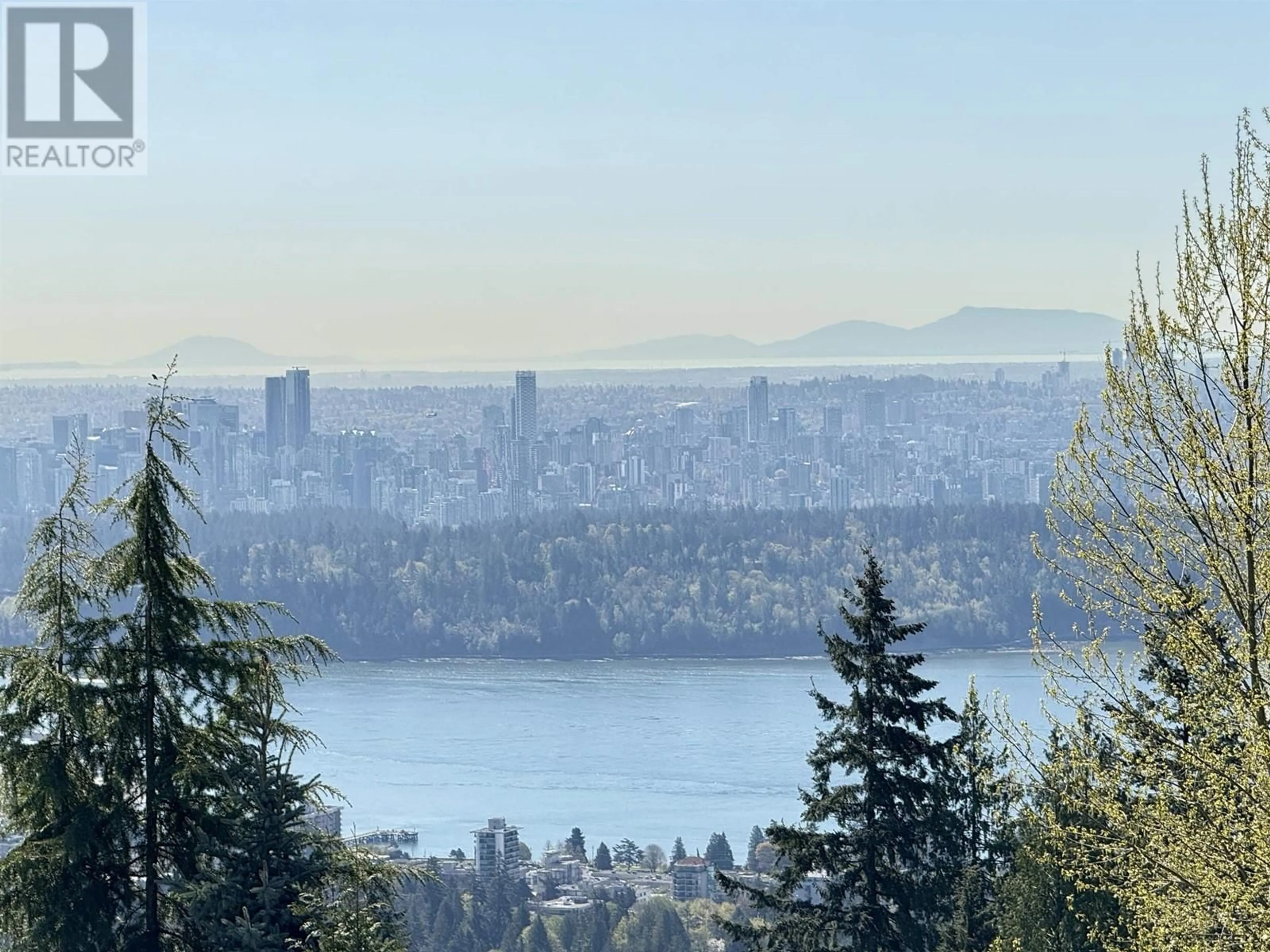 Blurry image for 2276 BOULDER COURT, West Vancouver British Columbia V7S3J6