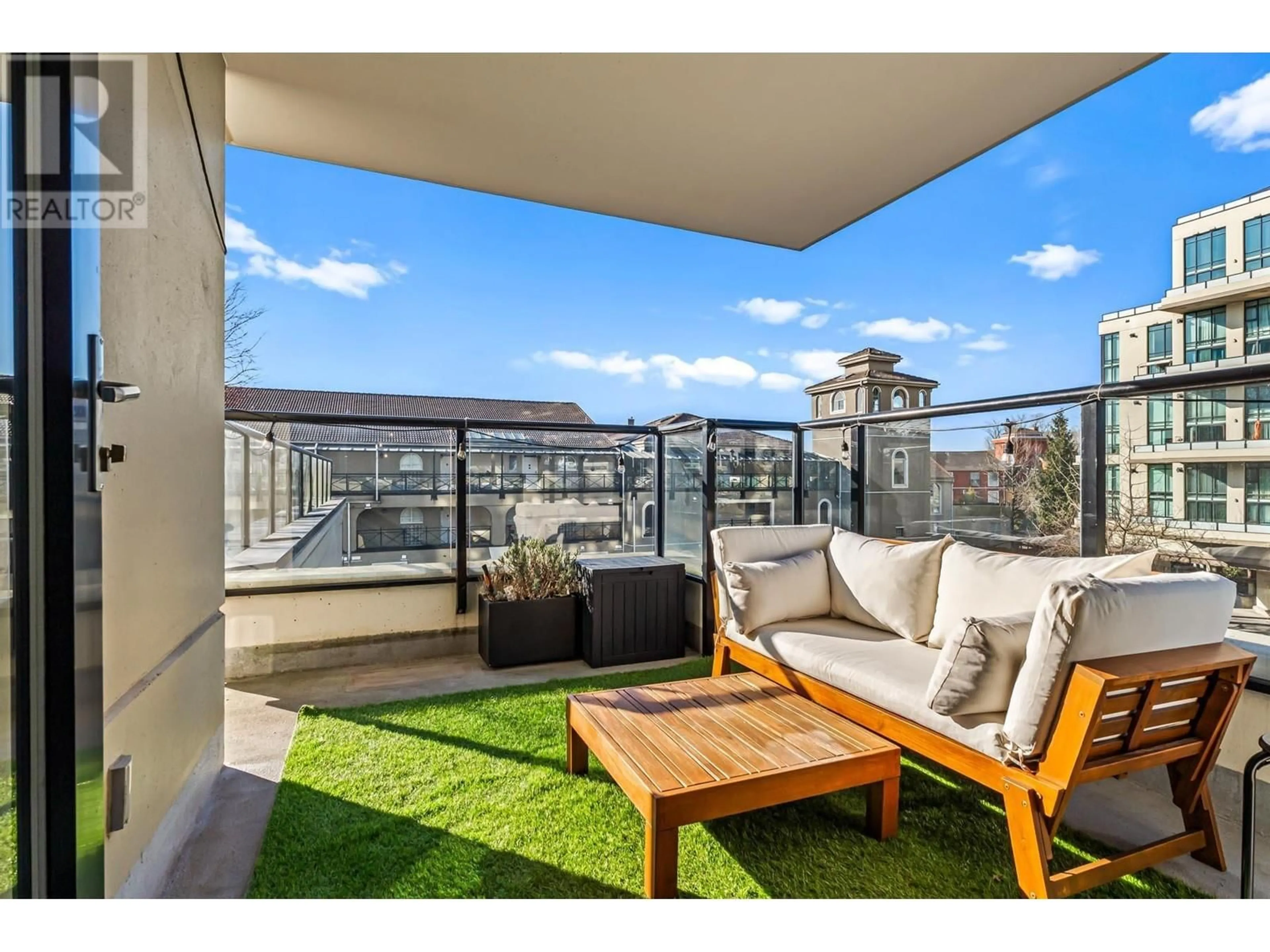 Unknown for 405 - 1 RENAISSANCE SQUARE, New Westminster British Columbia V3M0B6