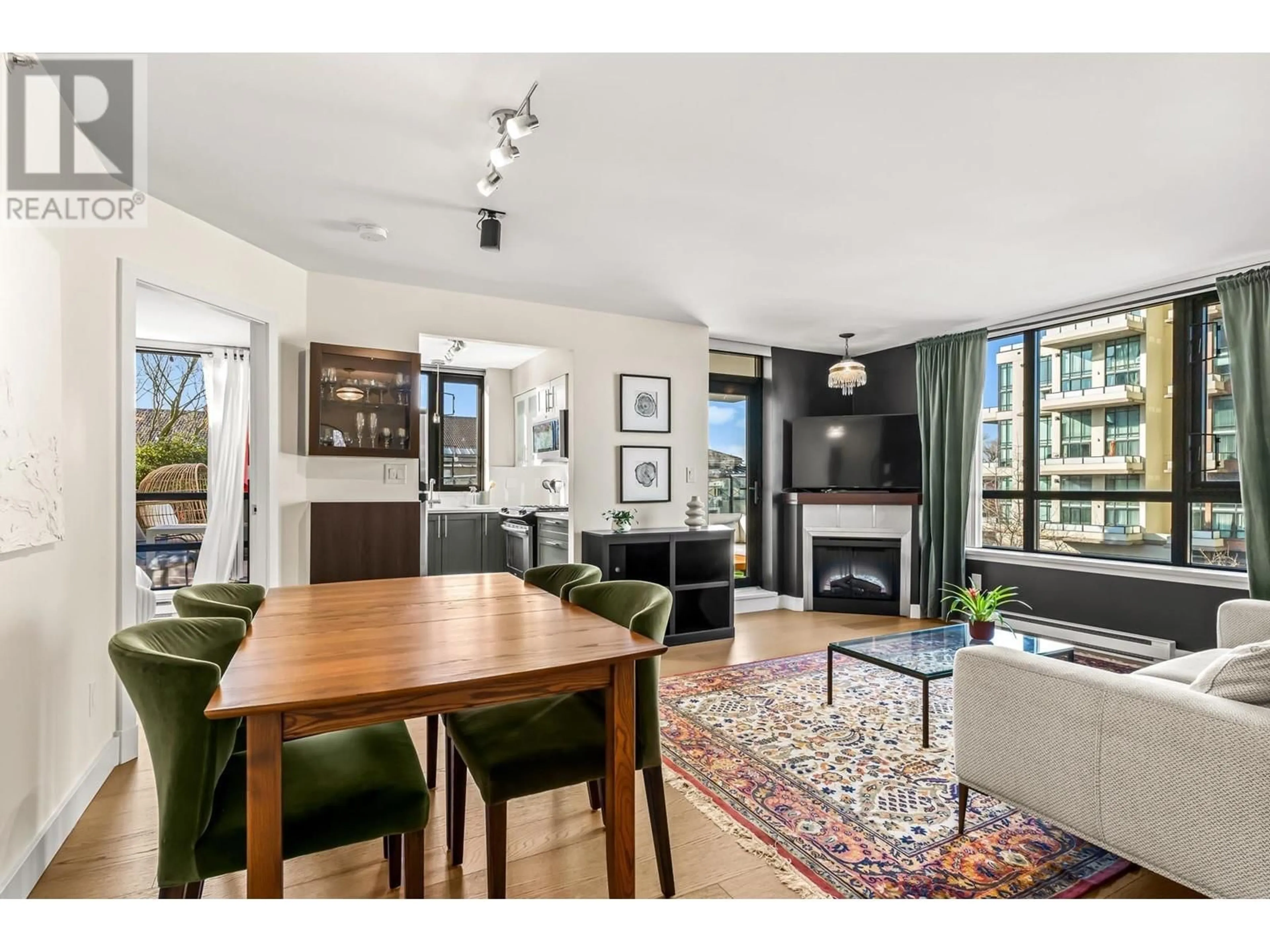 Unknown for 405 - 1 RENAISSANCE SQUARE, New Westminster British Columbia V3M0B6