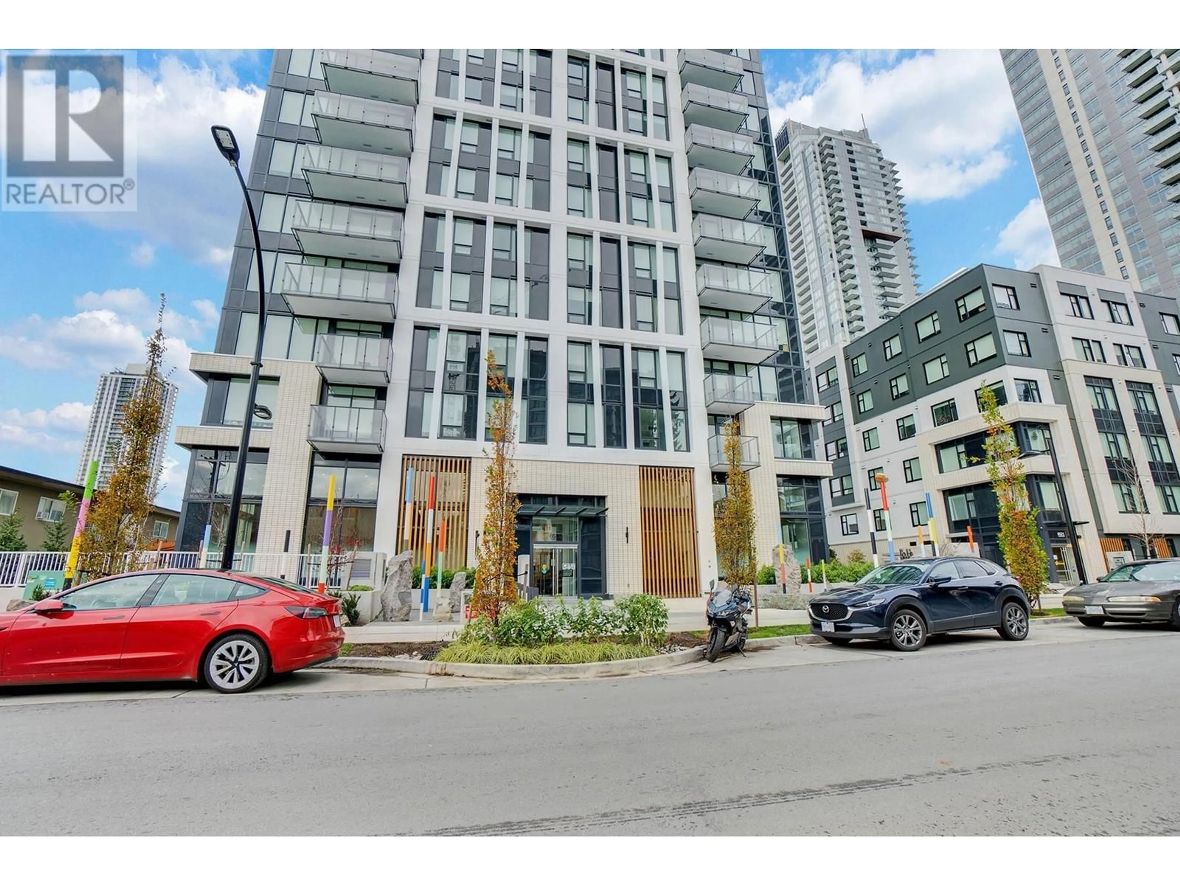 Indoor foyer for 3405 6537 TELFORD AVENUE, Burnaby British Columbia V5H0K9