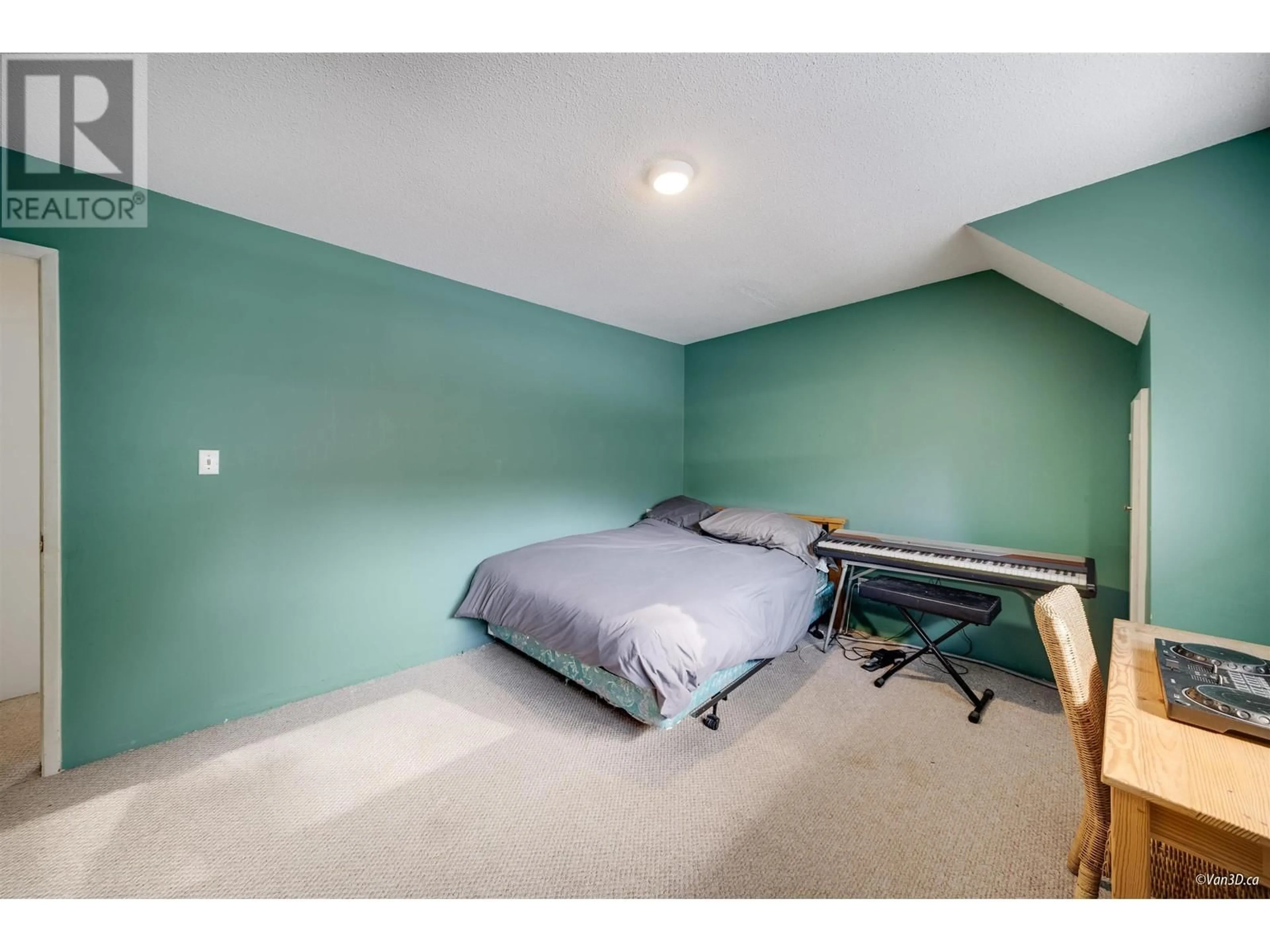 A pic of a room for 6387 CHATHAM STREET, West Vancouver British Columbia V7W2E1
